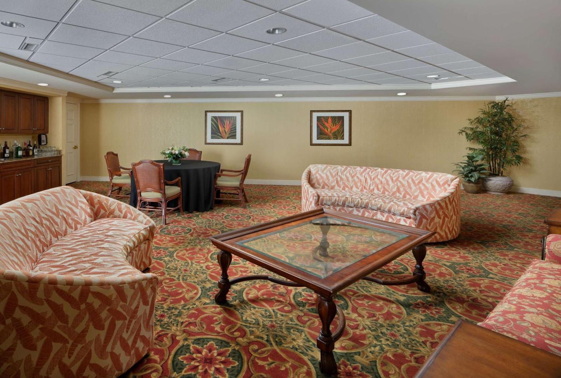 Royale Palms Condominiums photo 27