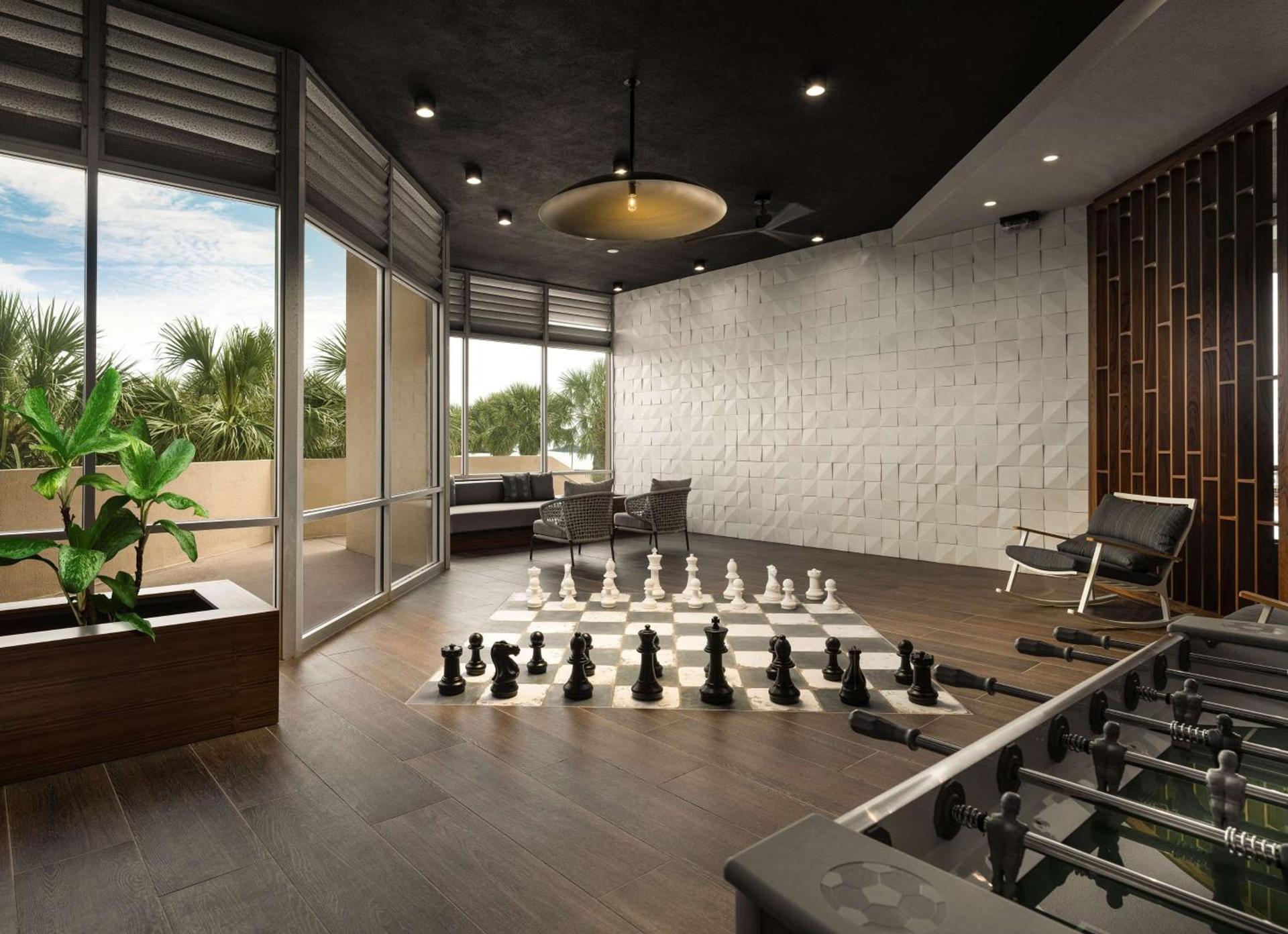 Royale Palms Condominiums photo 36