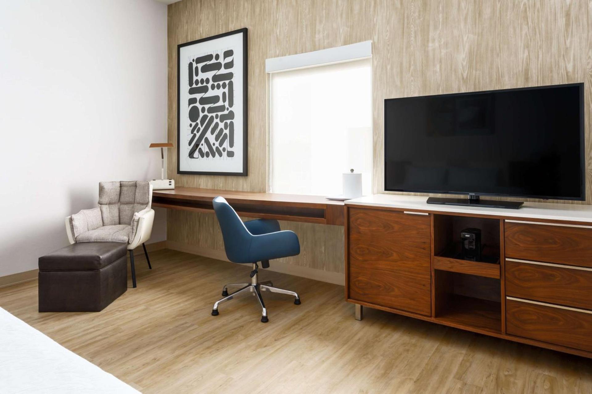Hampton Inn & Suites Santa Monica photo 38