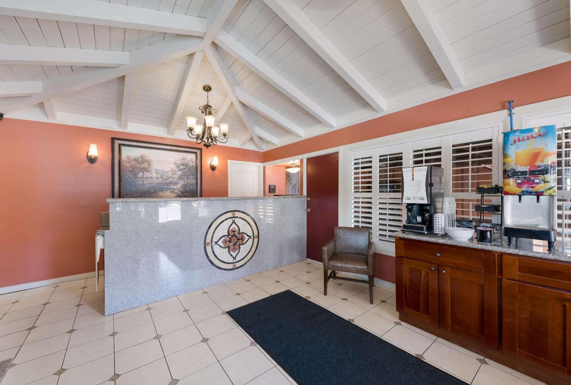 Clarion Collection Wilkie's Inn Pacific Grove - Monterey photo 5