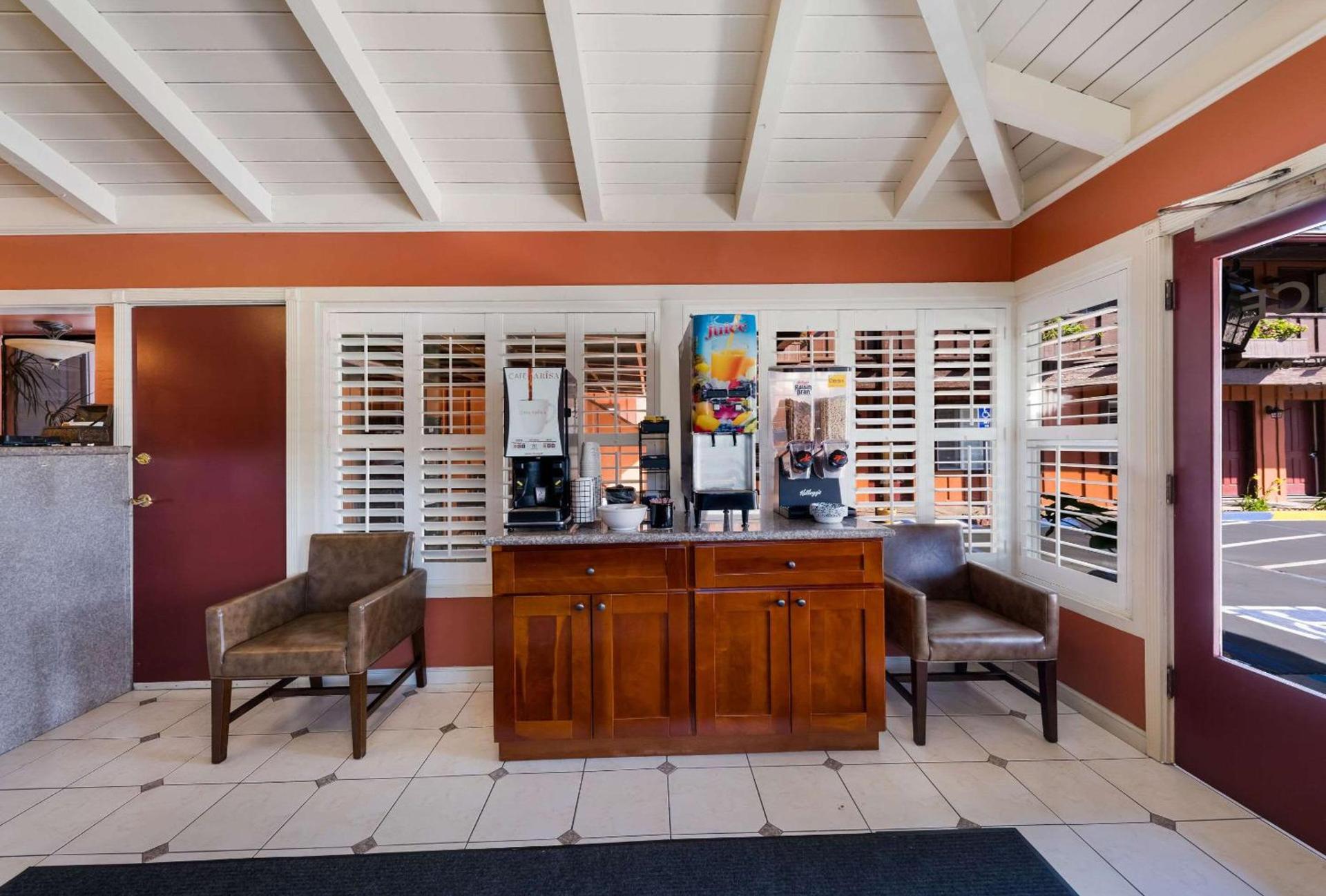Clarion Collection Wilkie's Inn Pacific Grove - Monterey photo 6