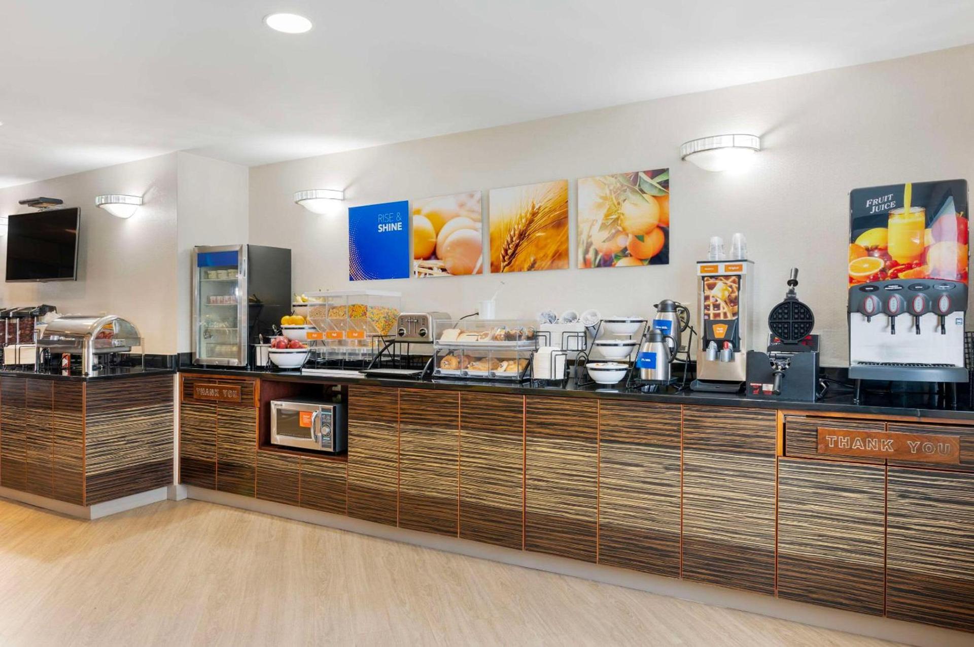 Comfort Inn Edinburgh - Columbus photo 40