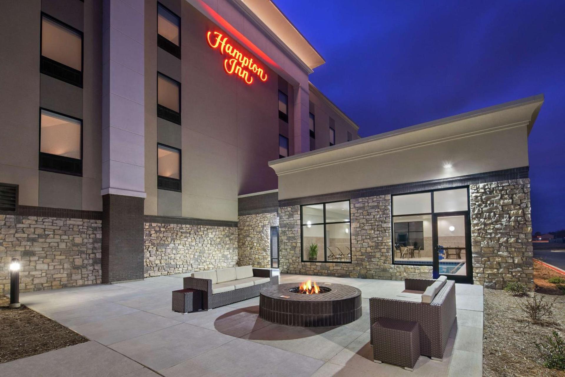 Hampton Inn Sikeston photo 2