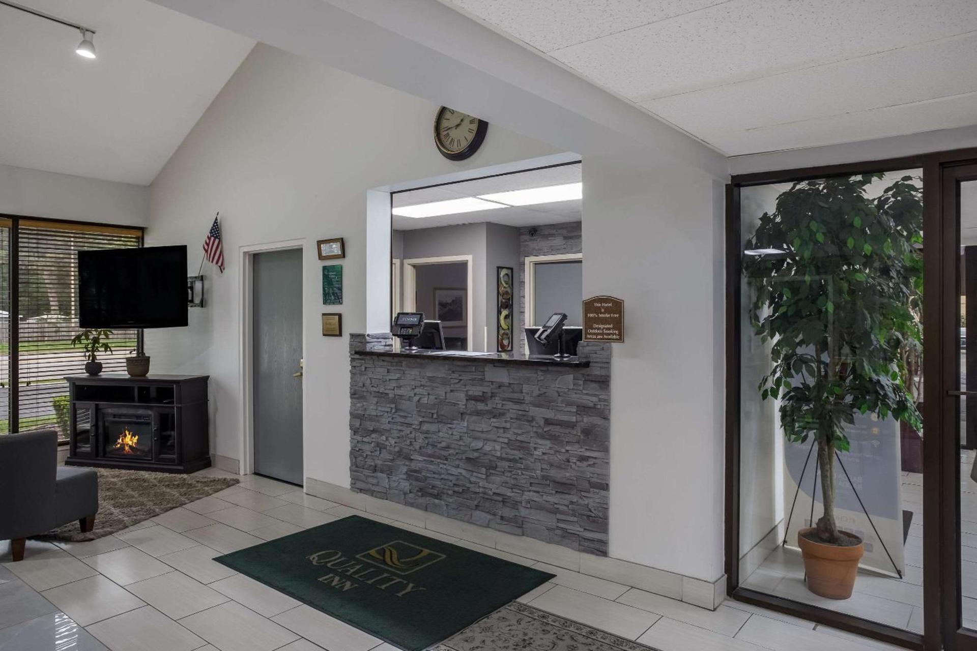 Quality Inn Toledo Westgate photo 6