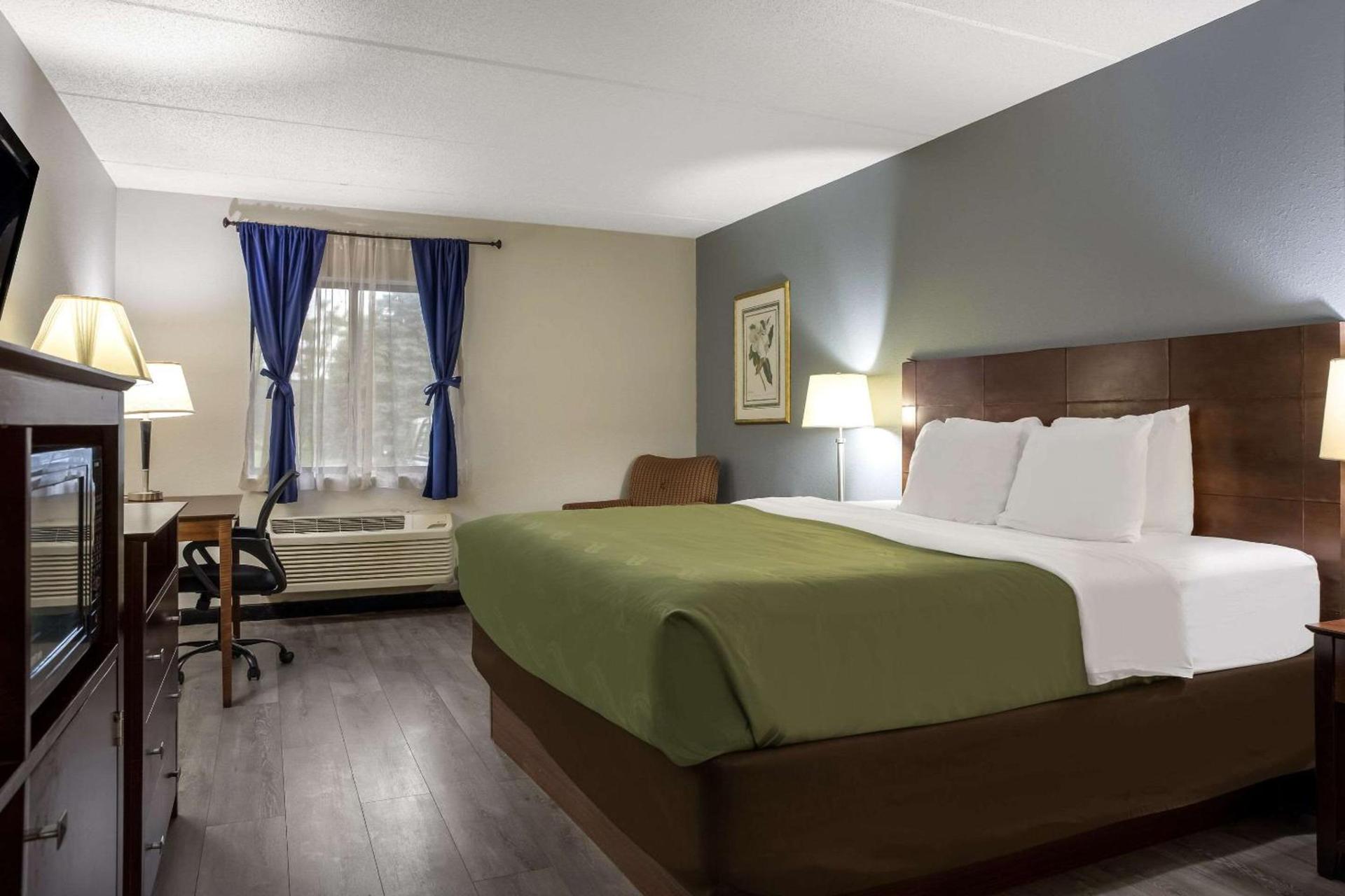 Quality Inn Toledo Westgate photo 14