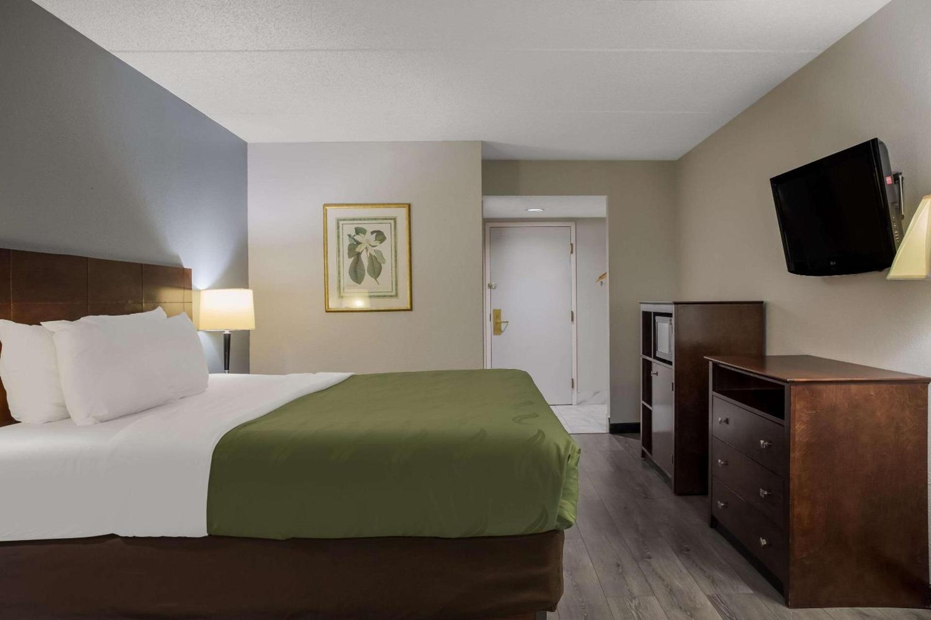 Quality Inn Toledo Westgate photo 16