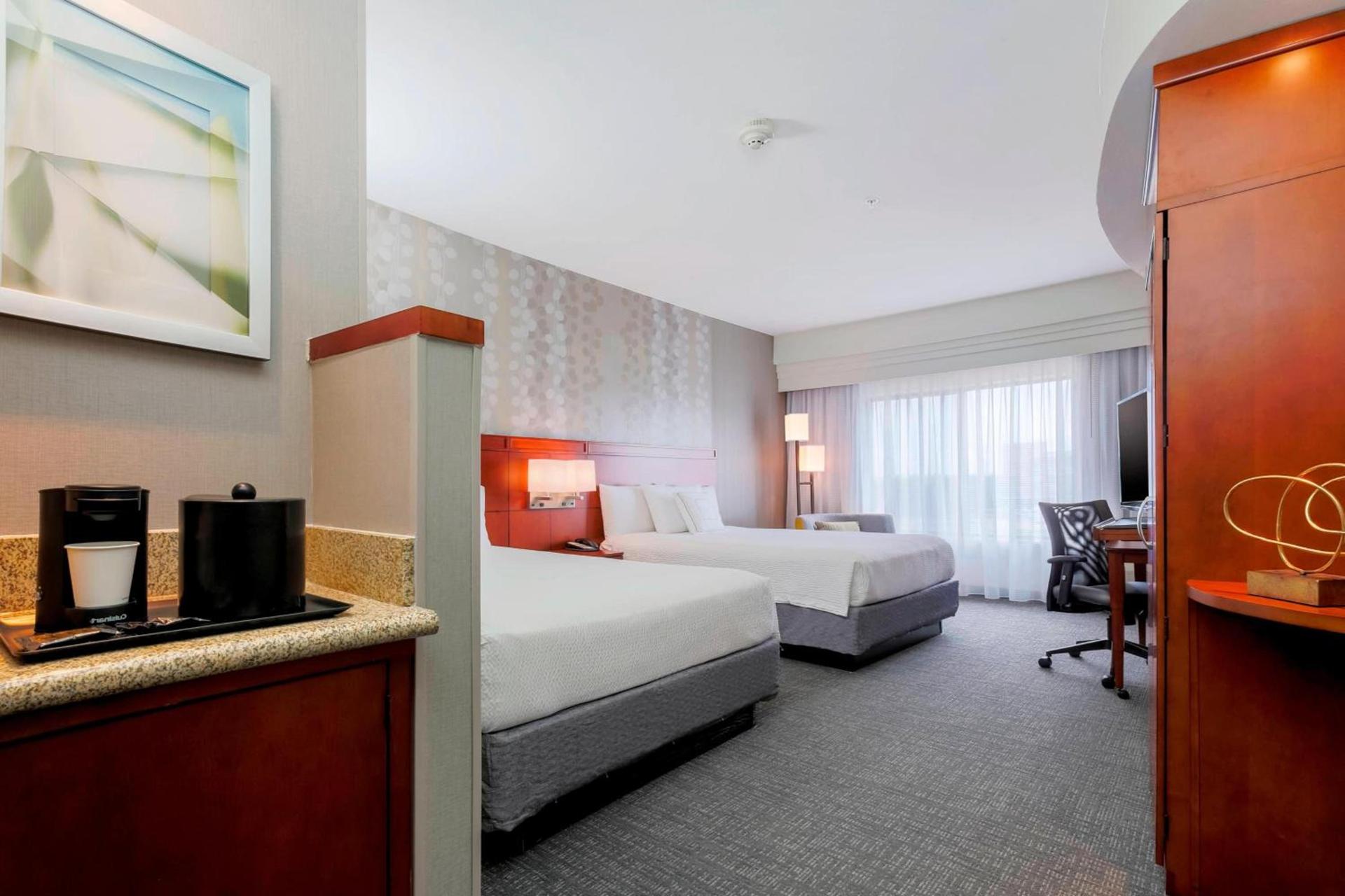 Courtyard by Marriott Dallas Arlington South photo 8