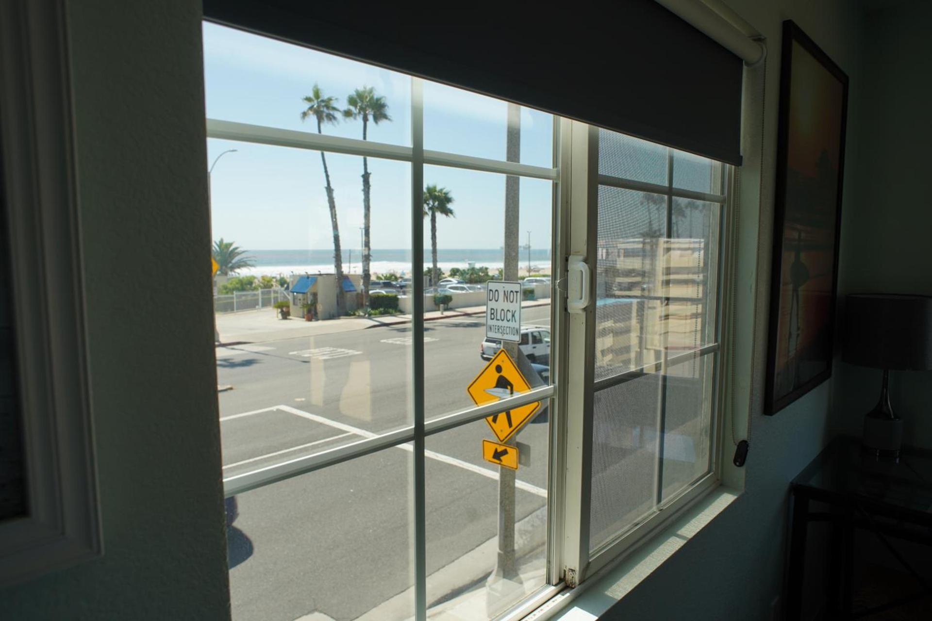 Huntington Surf Inn photo 34