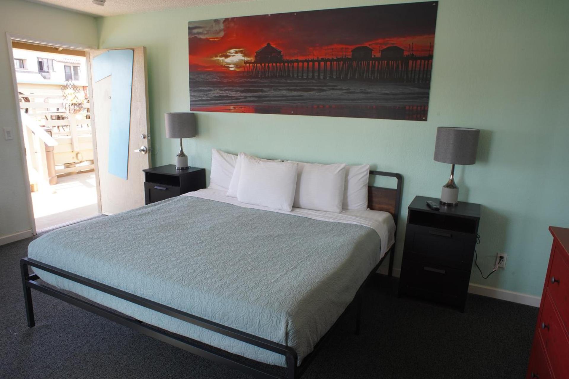 Huntington Surf Inn photo 32