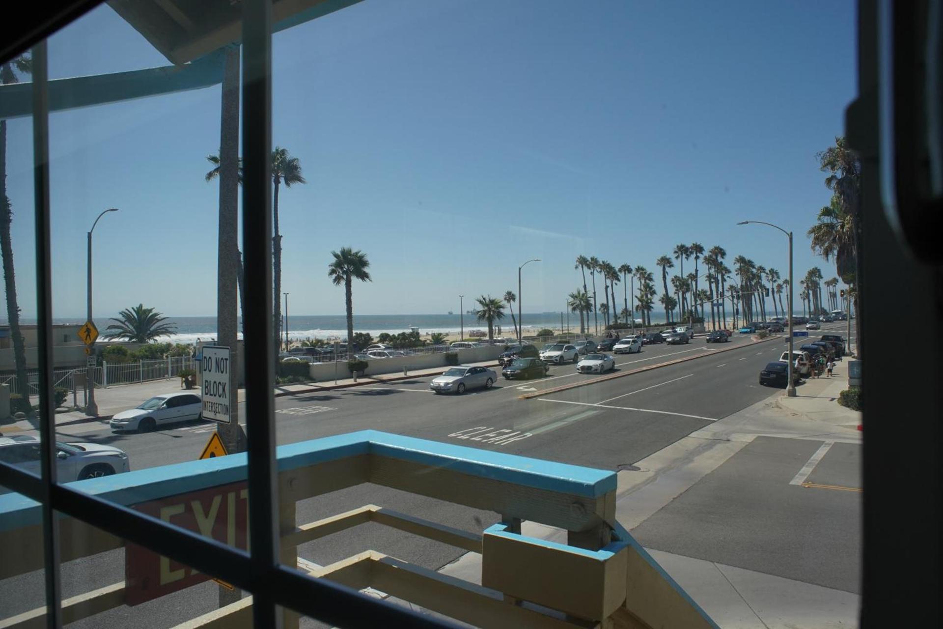 Huntington Surf Inn photo 33