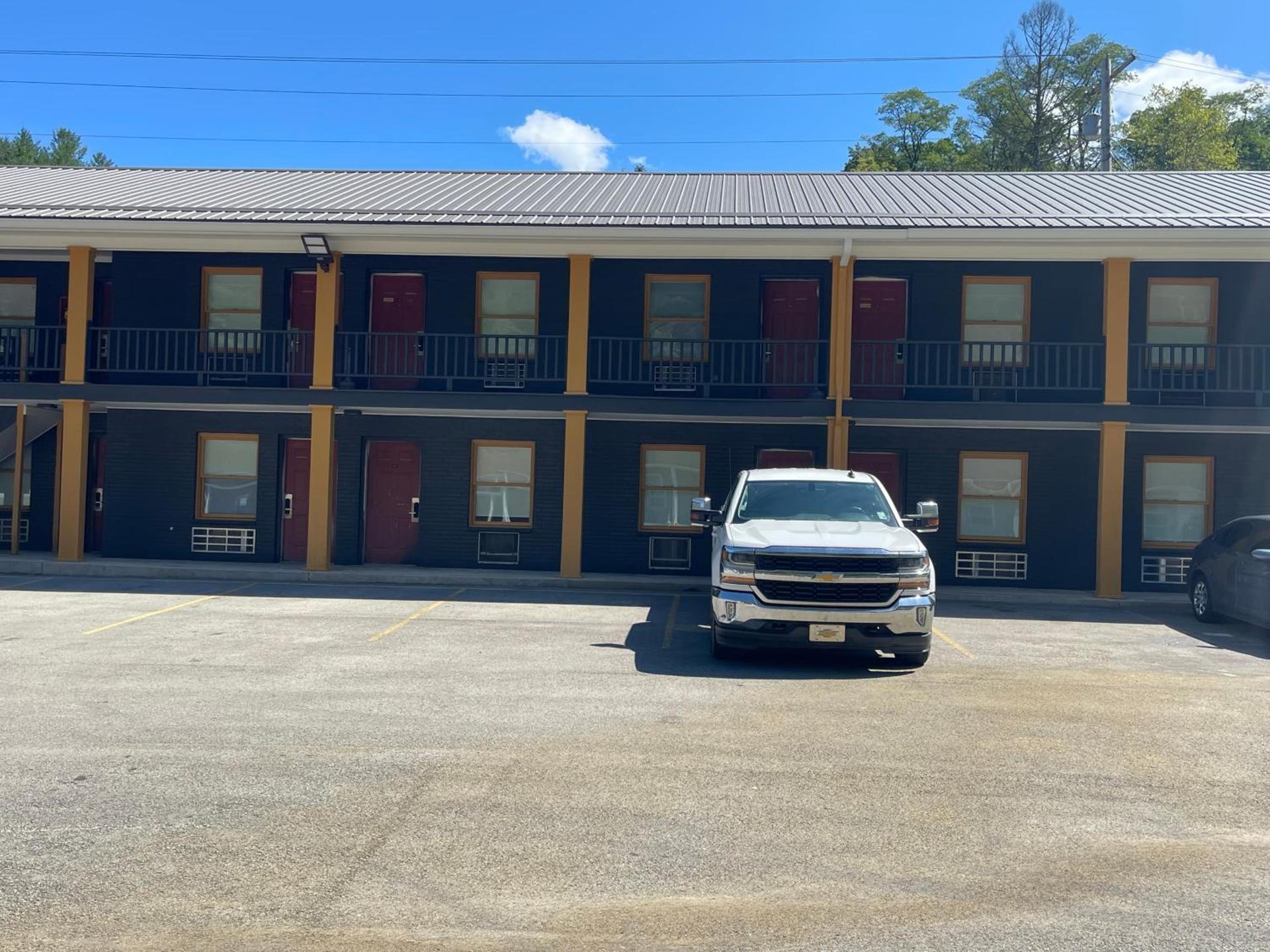 Luxor Inn & Suites, a Travelodge by Wyndham photo 49