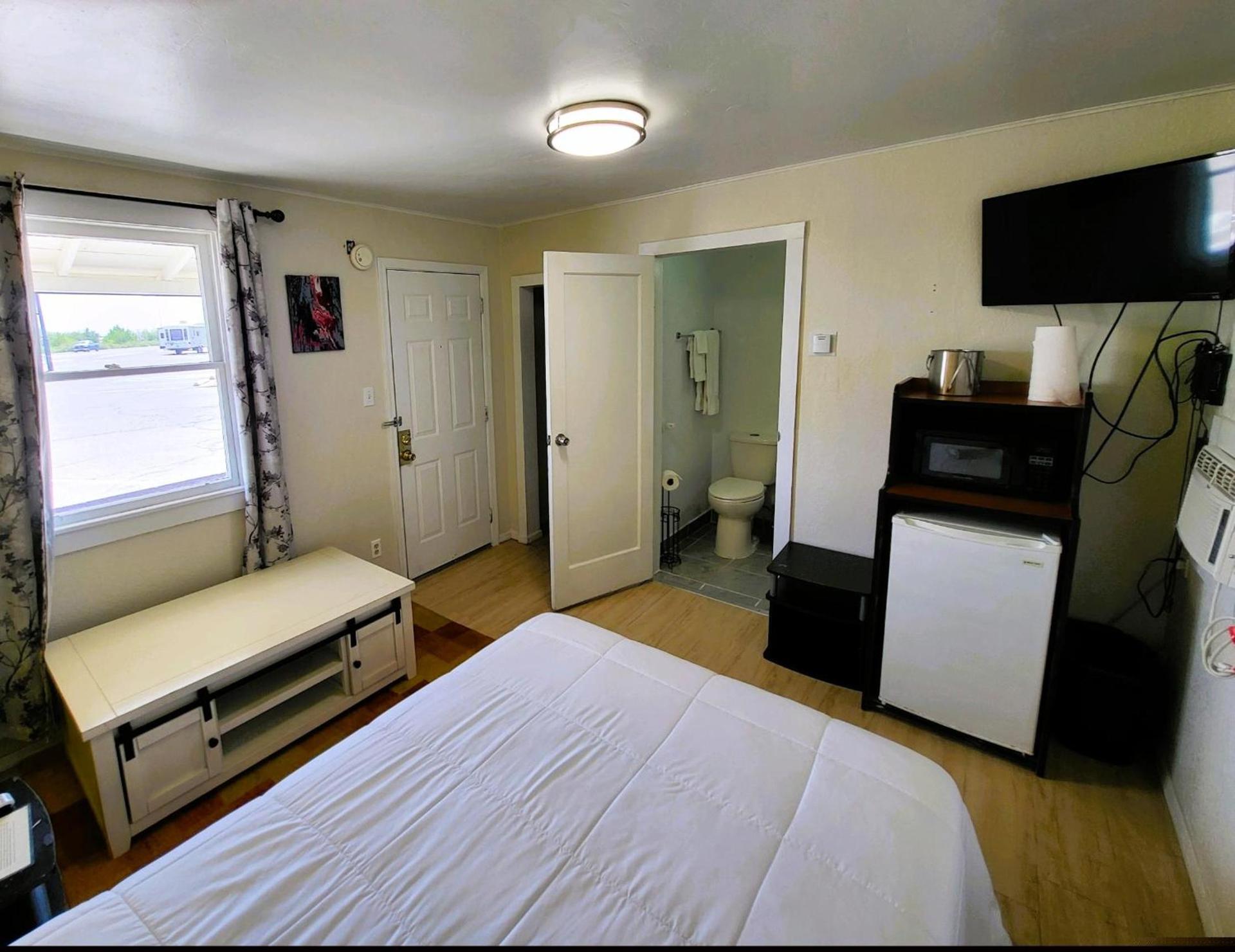 Rose's Motel photo 9