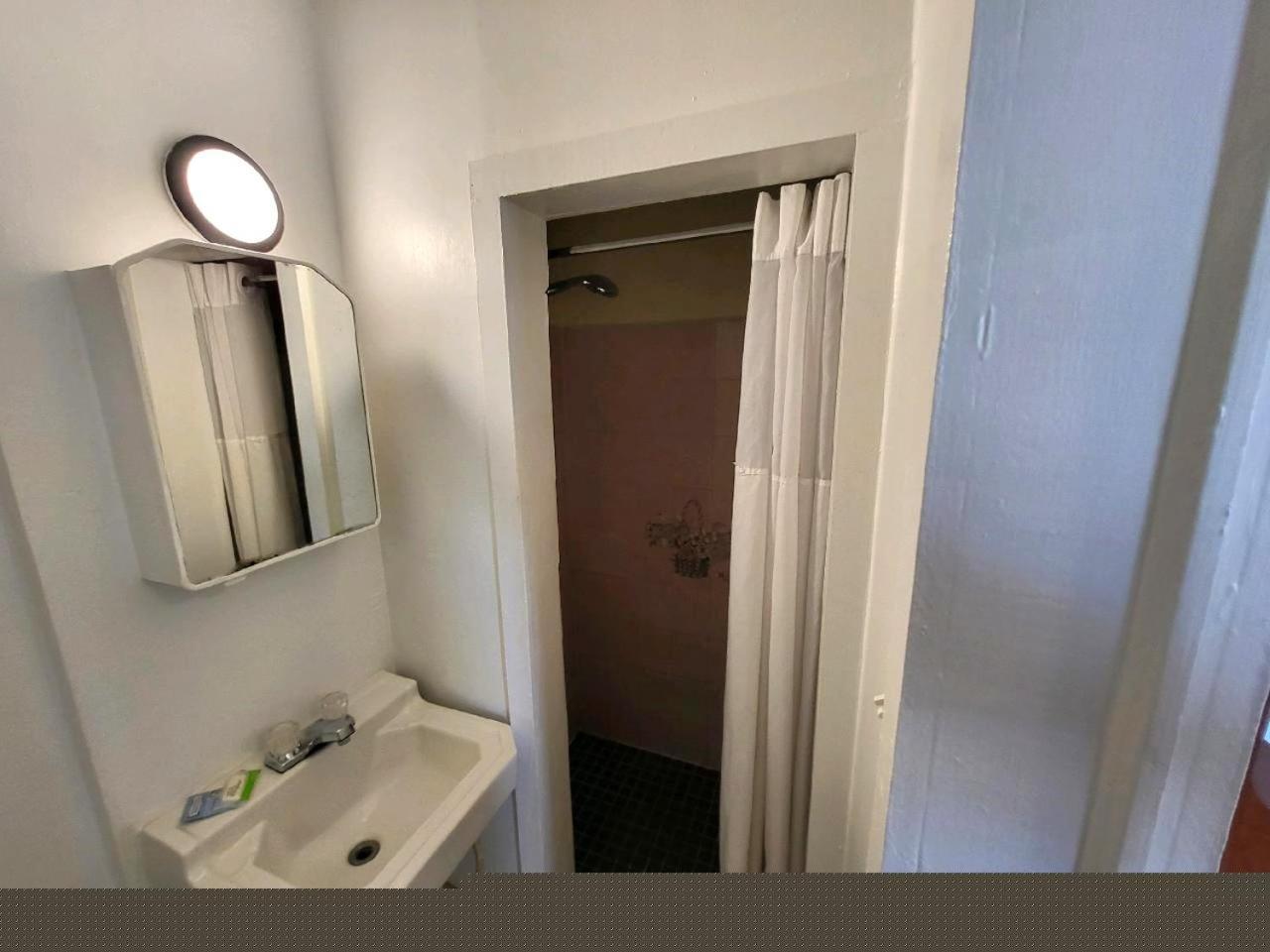 Rose's Motel photo 10