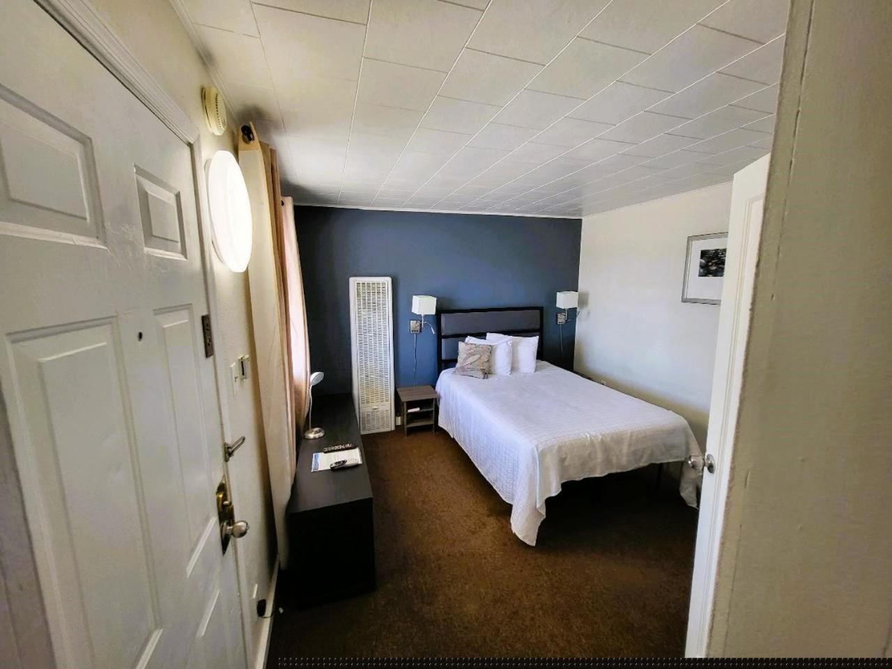 Rose's Motel photo 15