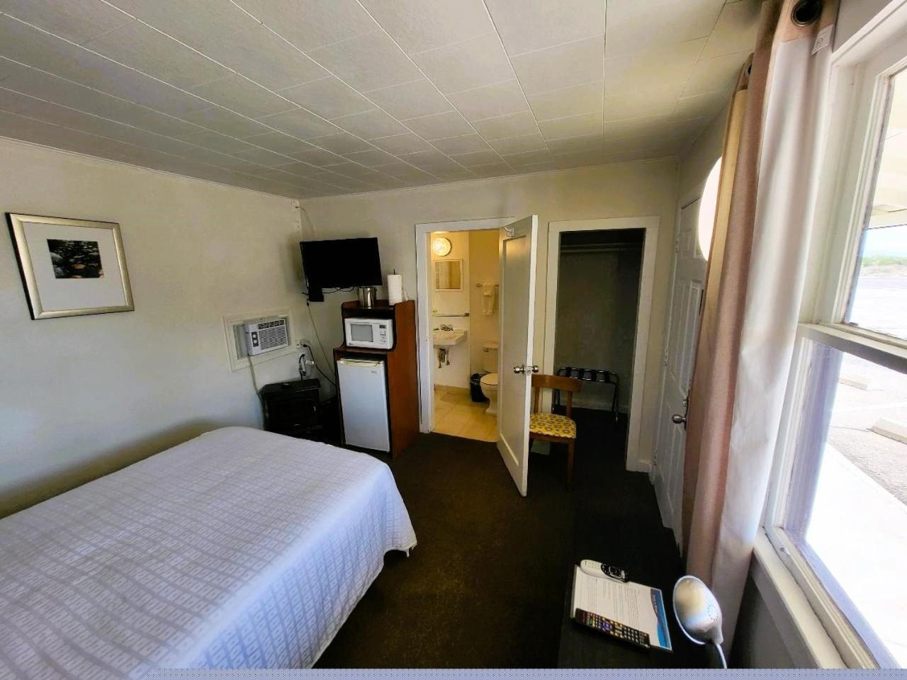 Rose's Motel photo 13