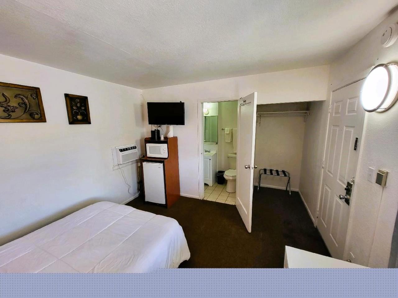 Rose's Motel photo 16