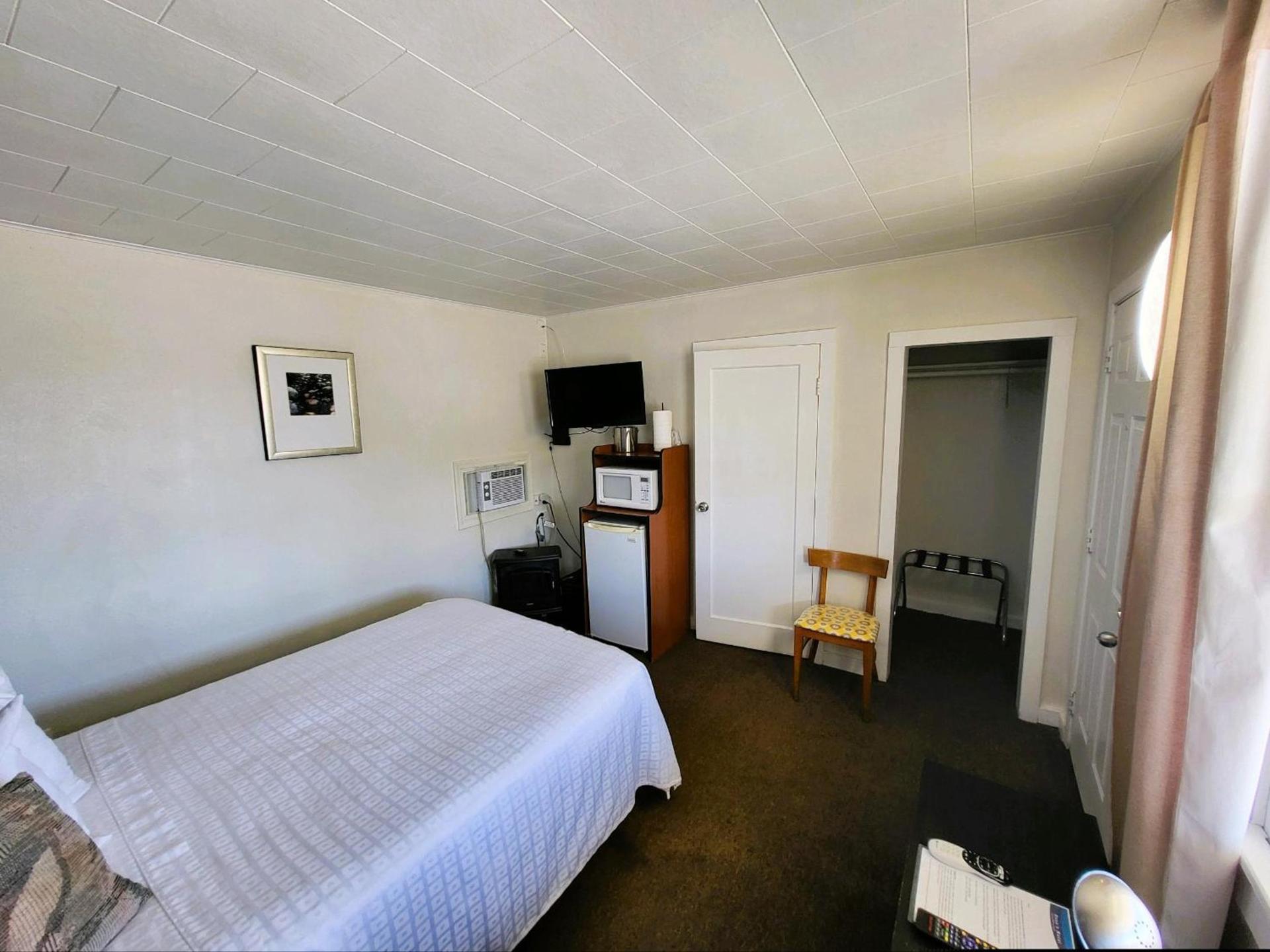 Rose's Motel photo 24
