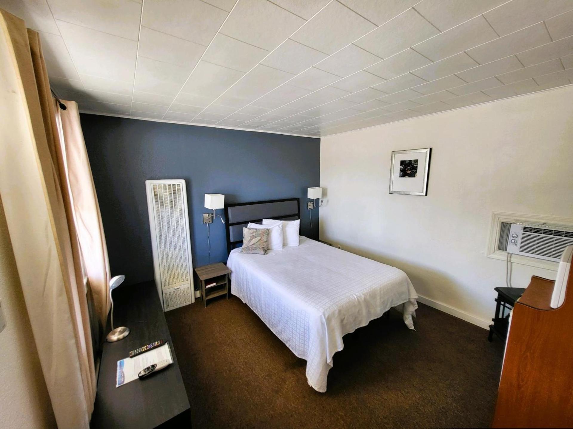 Rose's Motel photo 71