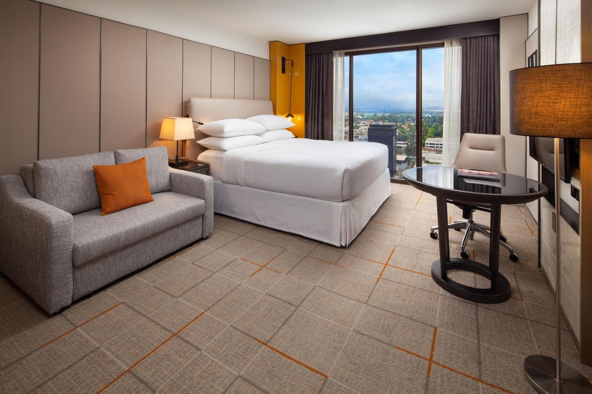 Sheraton Universal photo 28