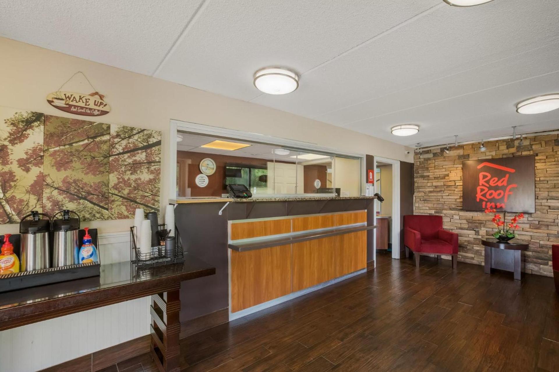 Red Roof Inn Atlanta South - Morrow photo 10
