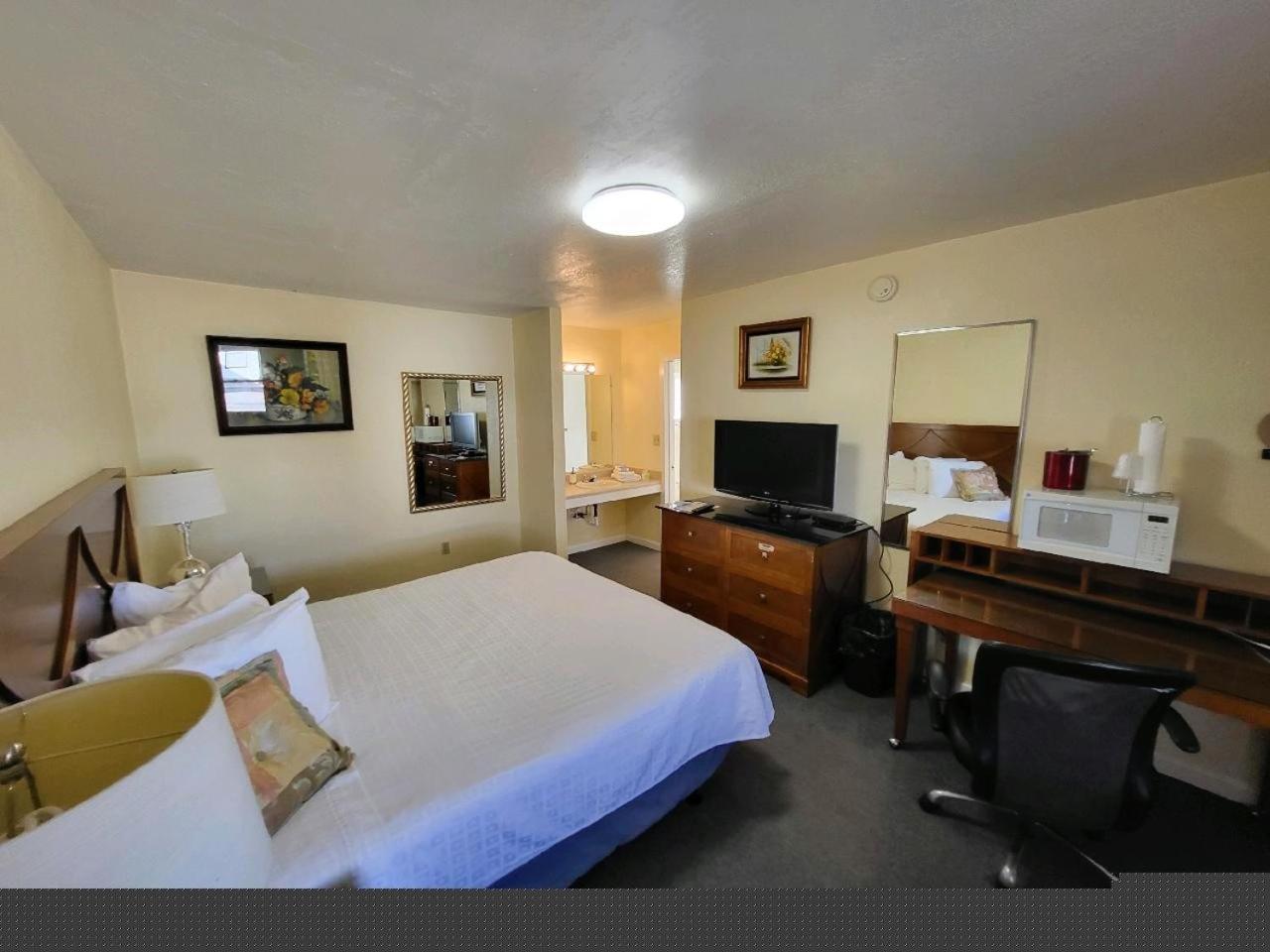 Rose's Motel photo 46