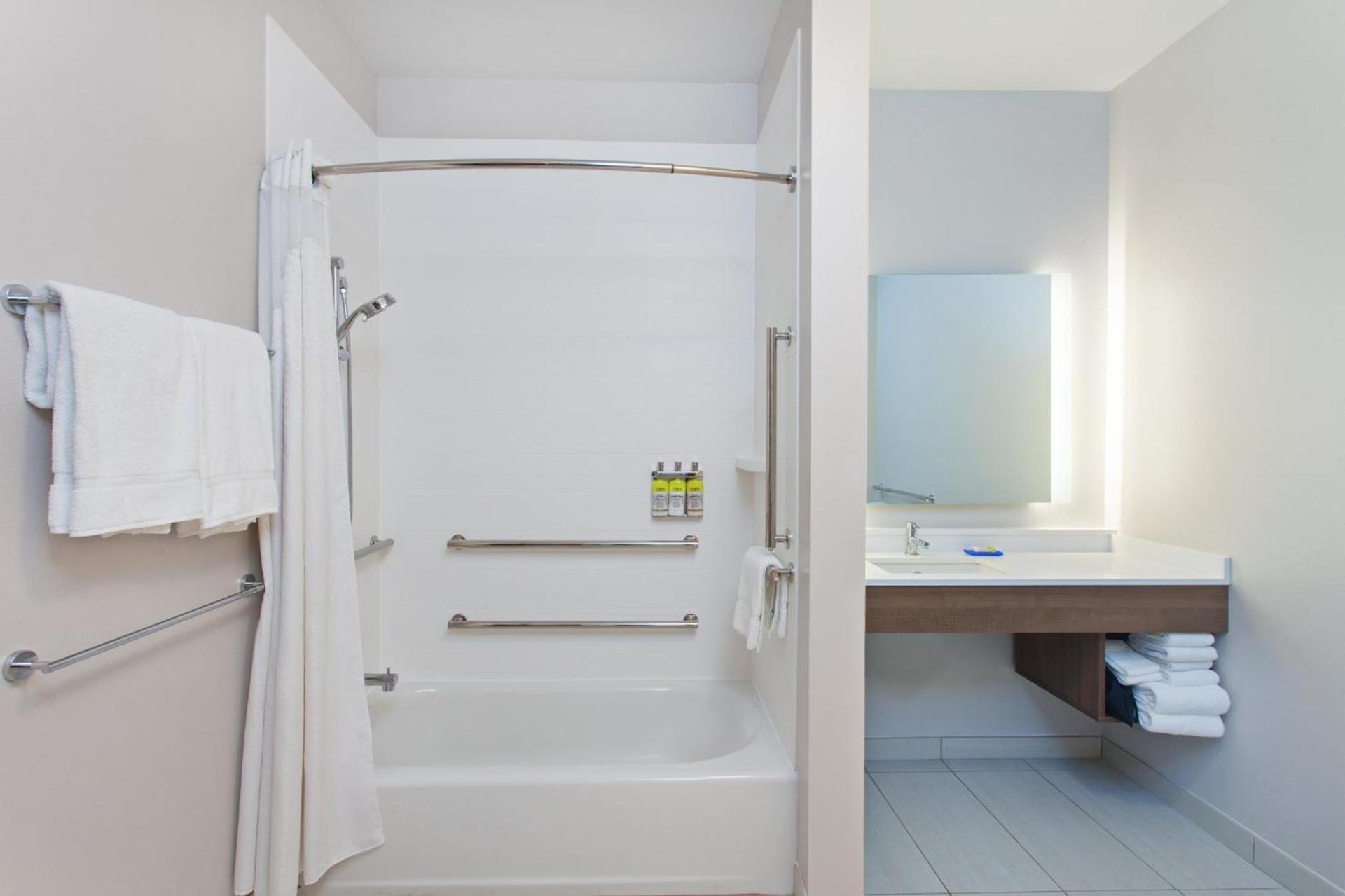 Holiday Inn Express & Suites - Moses Lake by IHG photo 47