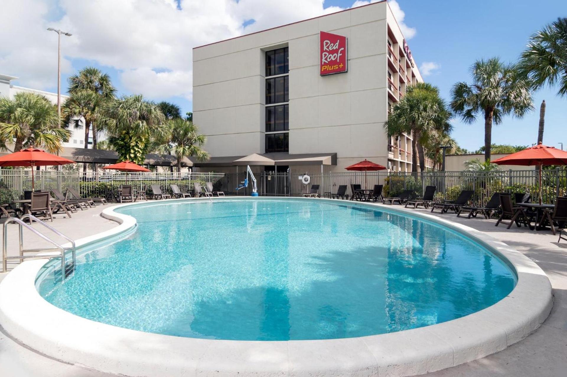 Red Roof Inn PLUS Miami Airport photo 8