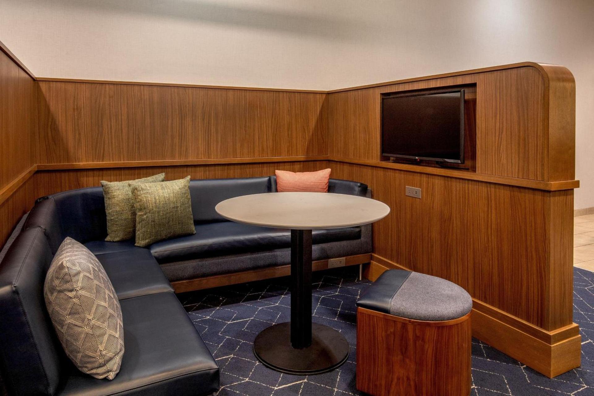Courtyard by Marriott Boston Billerica Bedford photo 4