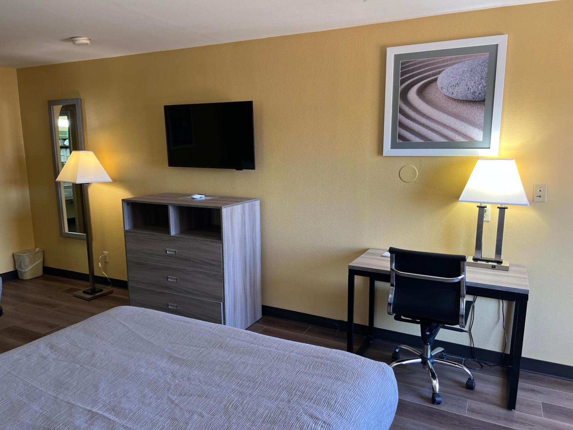 Quality Inn Bay City TX photo 45