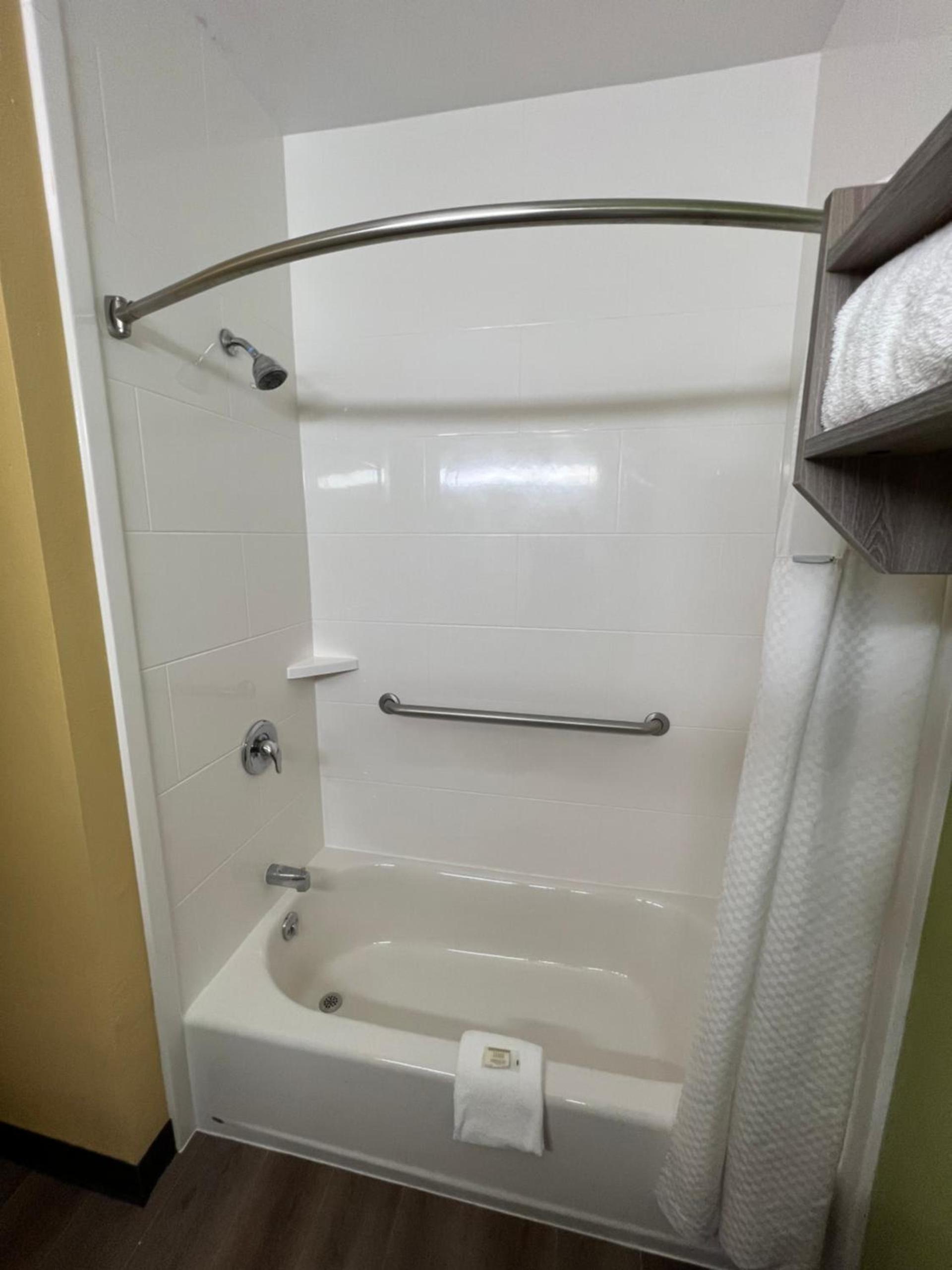 Quality Inn Bay City TX photo 57