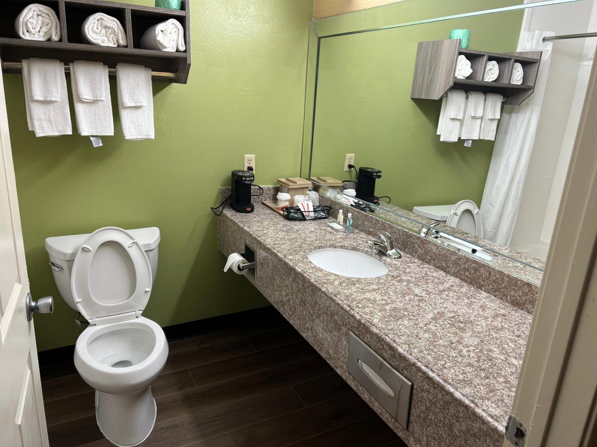 Quality Inn Bay City TX photo 63