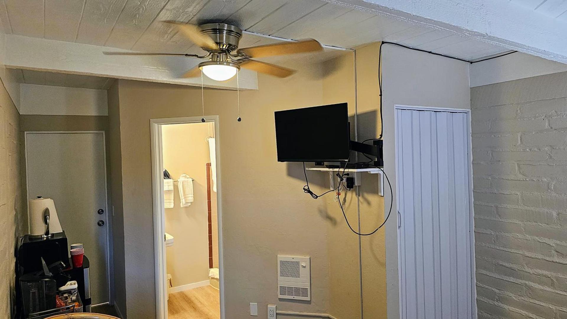 Little European Lodge photo 31