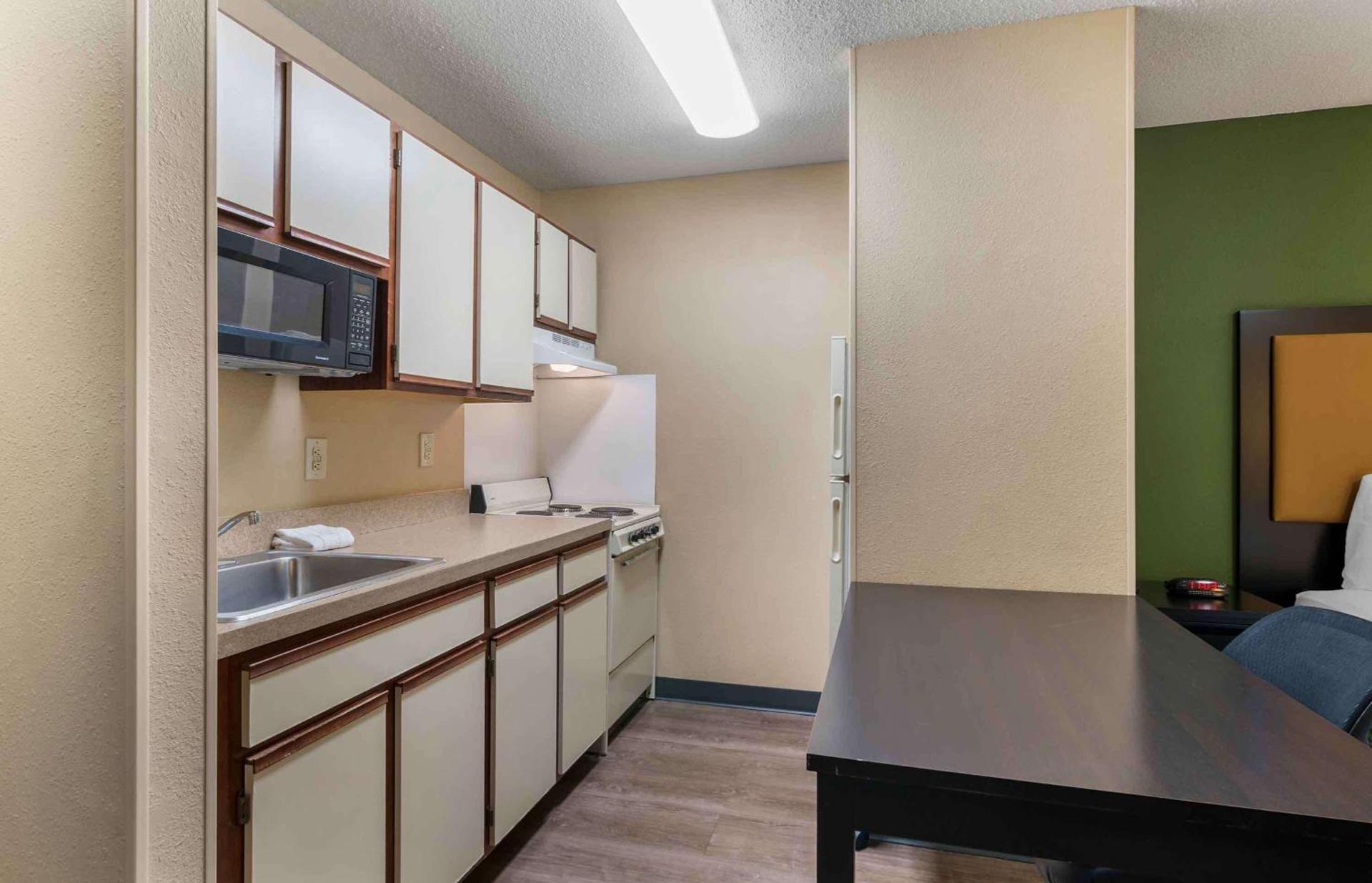 Extended Stay America Select Suites - St Louis - Earth City photo 13