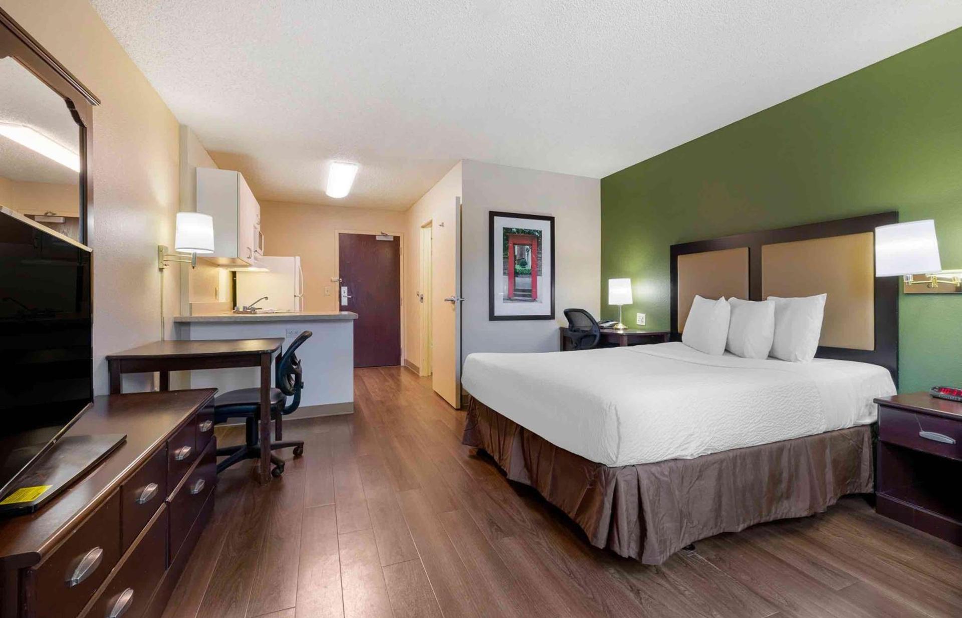 Extended Stay America Suites - San Diego - Carlsbad Village by the Sea photo 9
