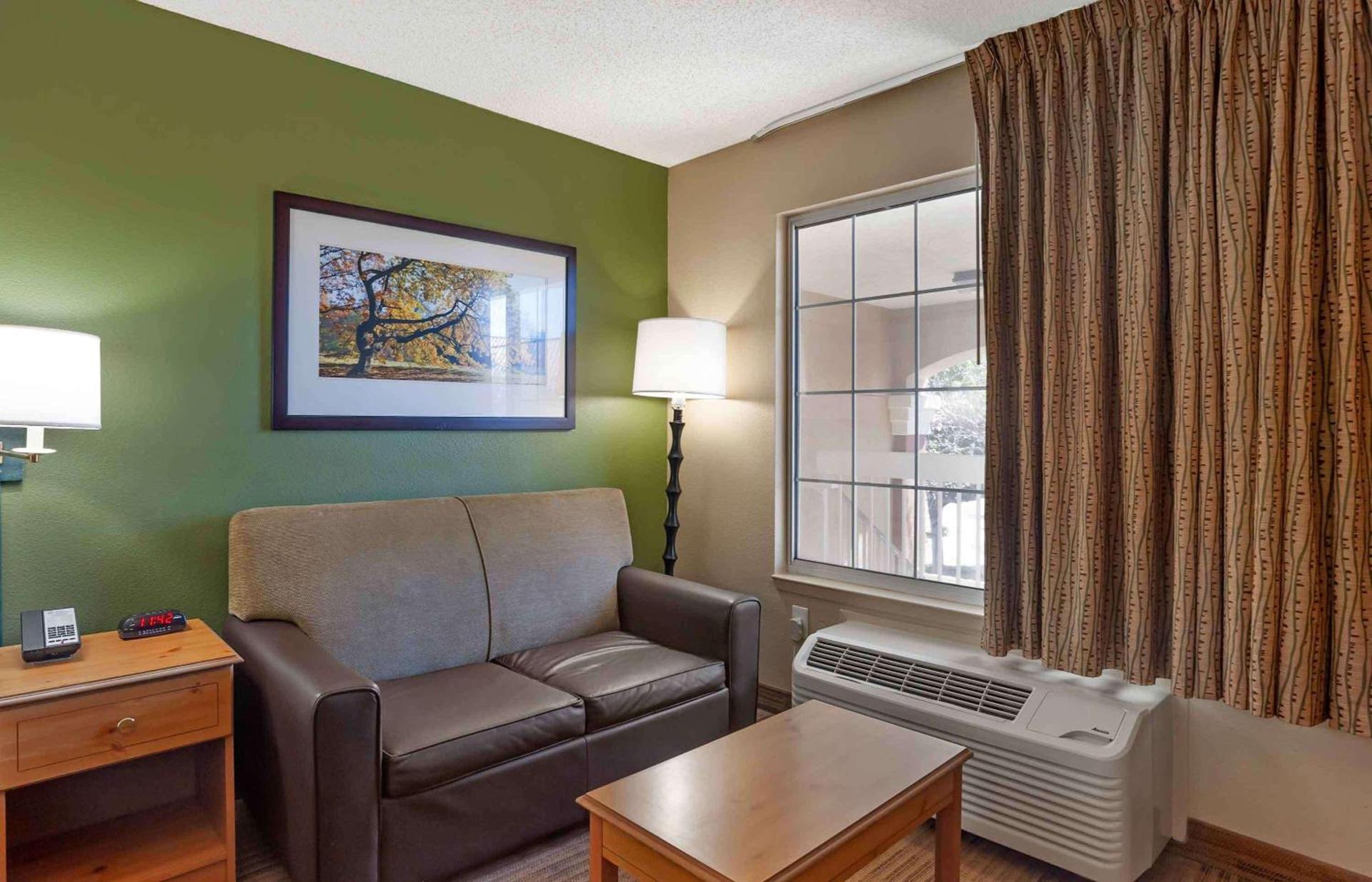 Extended Stay America Suites - San Diego - Sorrento Mesa photo 12