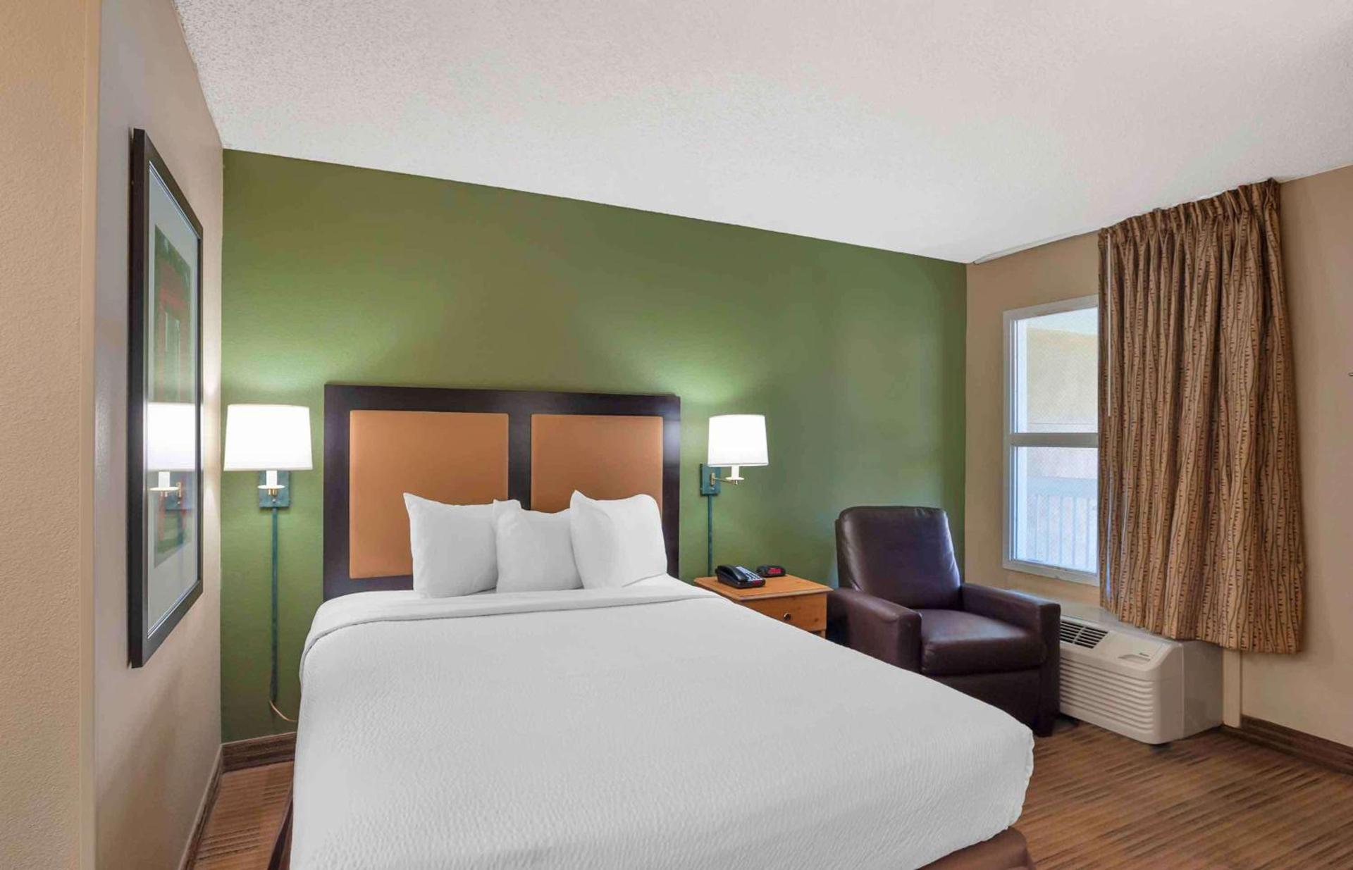 Extended Stay America Suites - San Diego - Sorrento Mesa photo 13