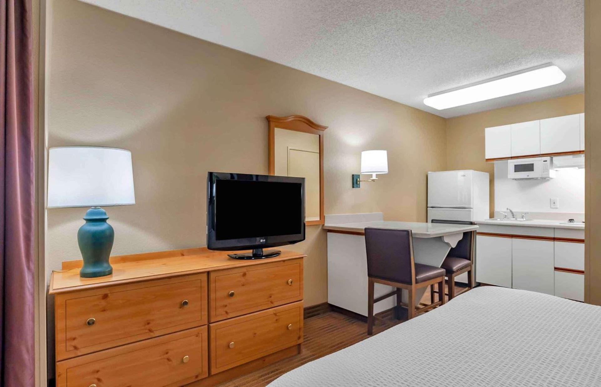Extended Stay America Suites - San Diego - Sorrento Mesa photo 14