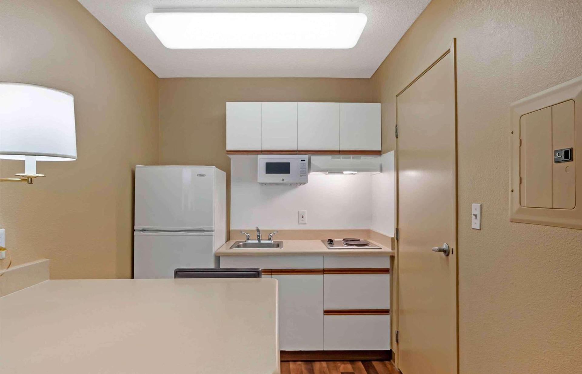 Extended Stay America Suites - San Diego - Sorrento Mesa photo 15