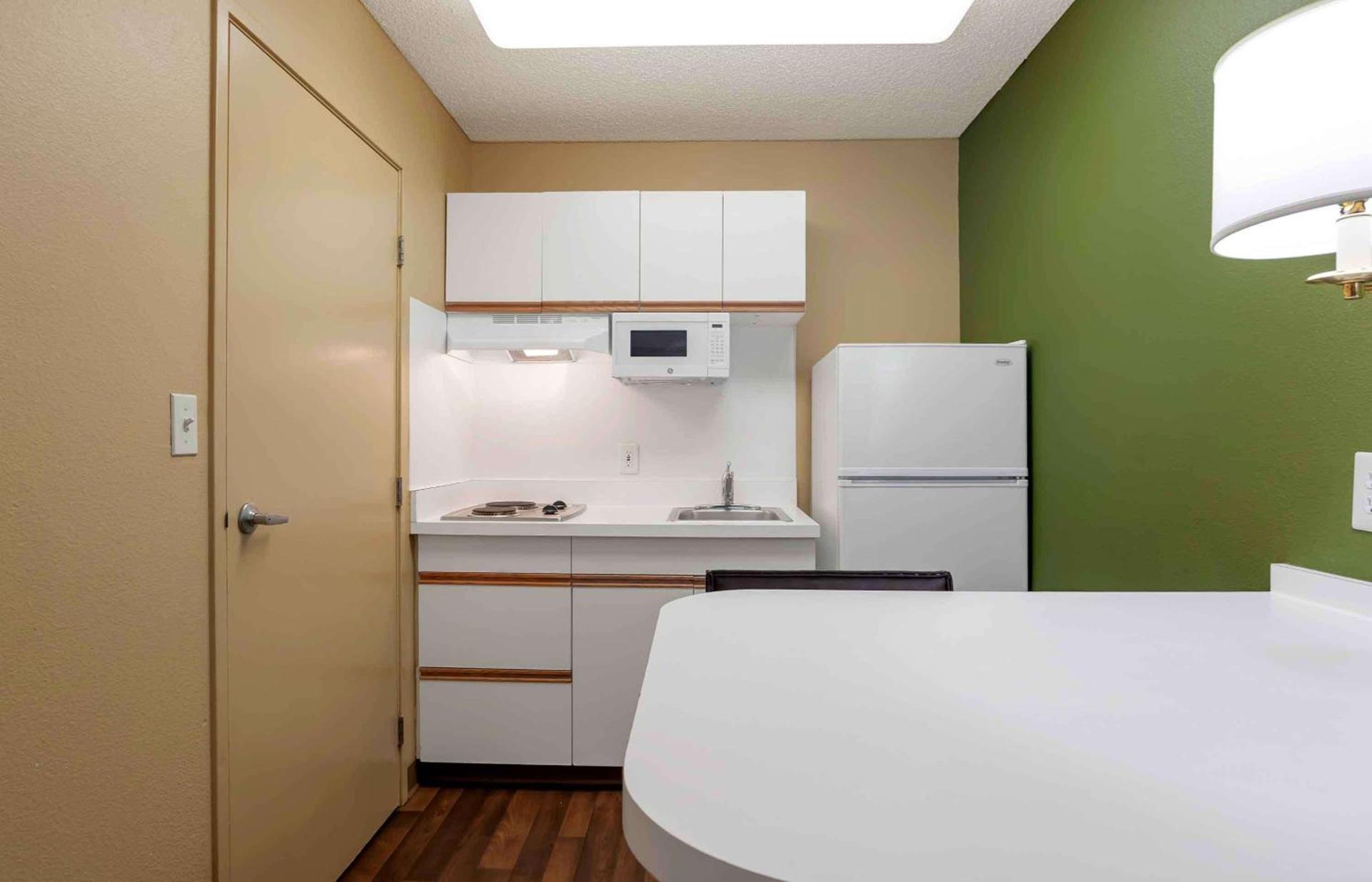 Extended Stay America Suites - San Diego - Sorrento Mesa photo 20