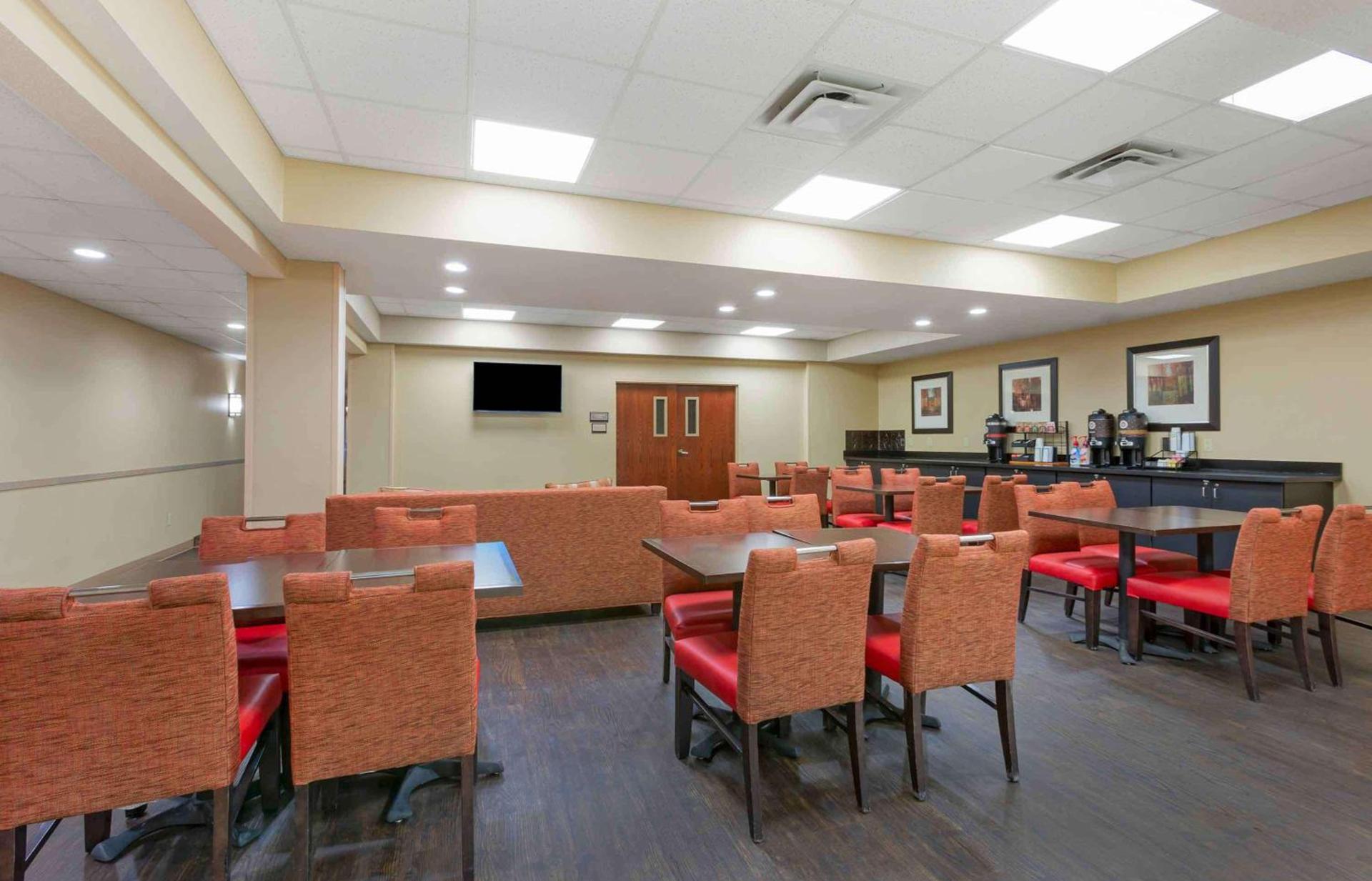 Studio 6 Extended Stay Findlay Tiffin Avenue OH photo 5