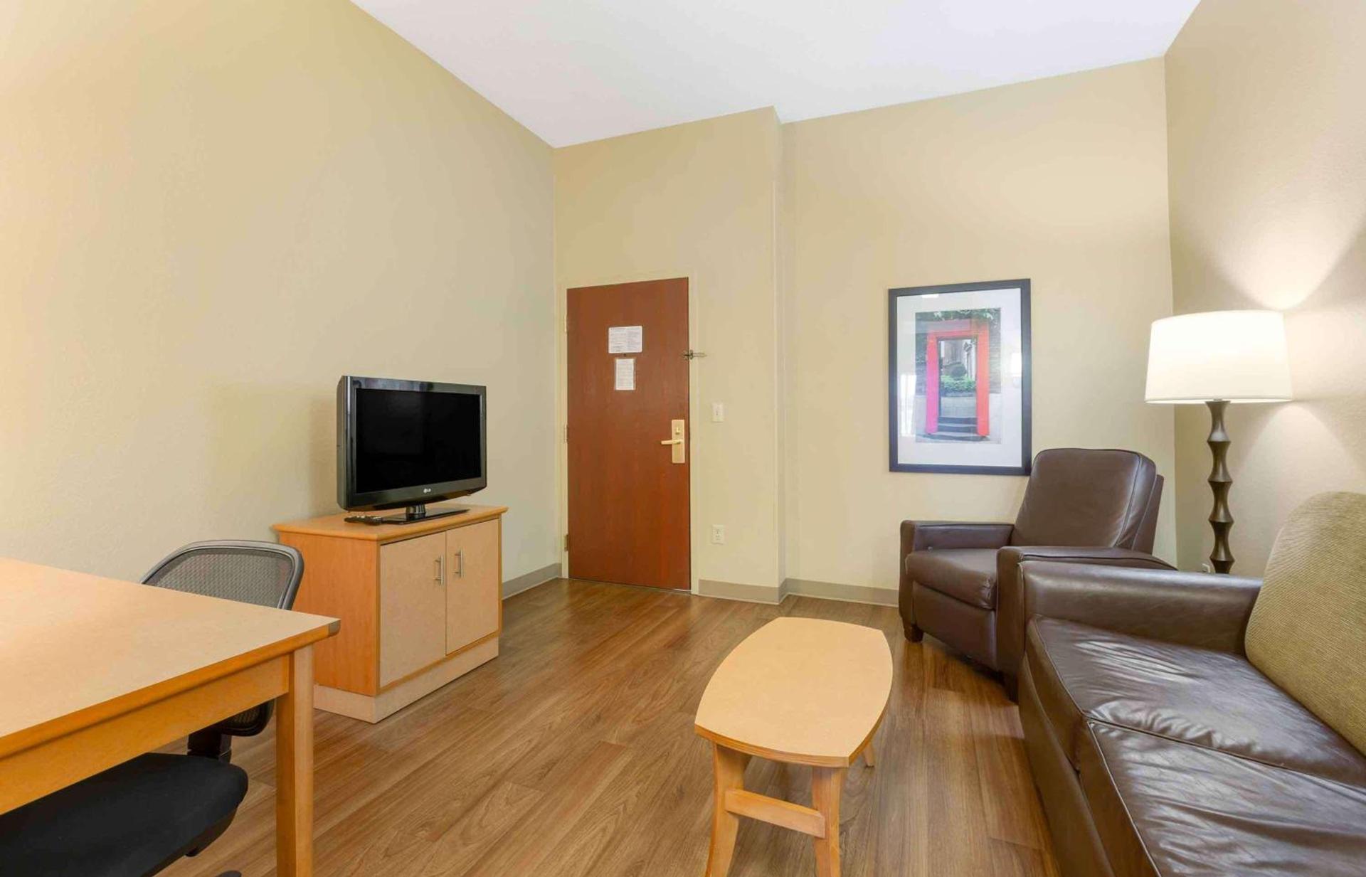 Studio 6 Extended Stay Findlay Tiffin Avenue OH photo 10