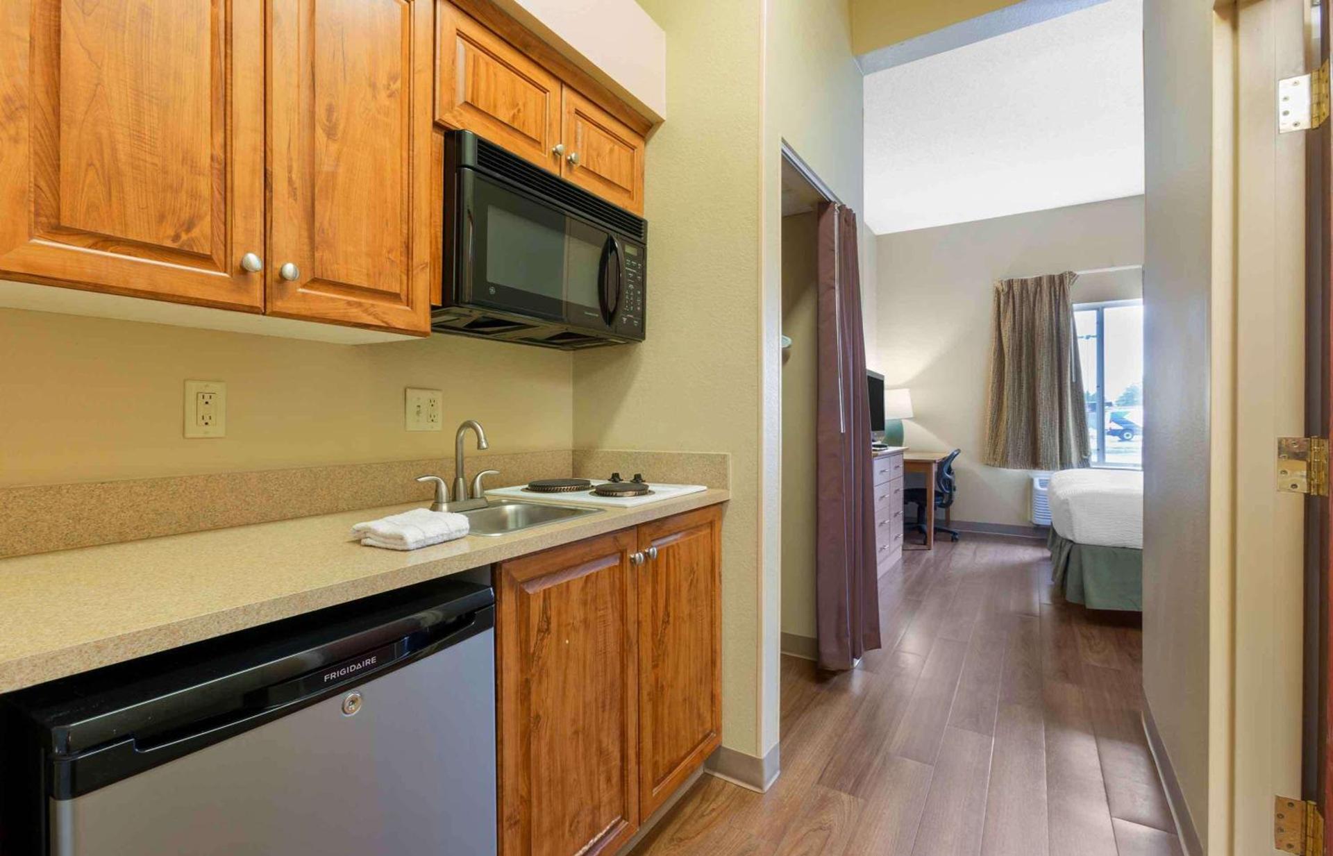 Studio 6 Extended Stay Findlay Tiffin Avenue OH photo 11