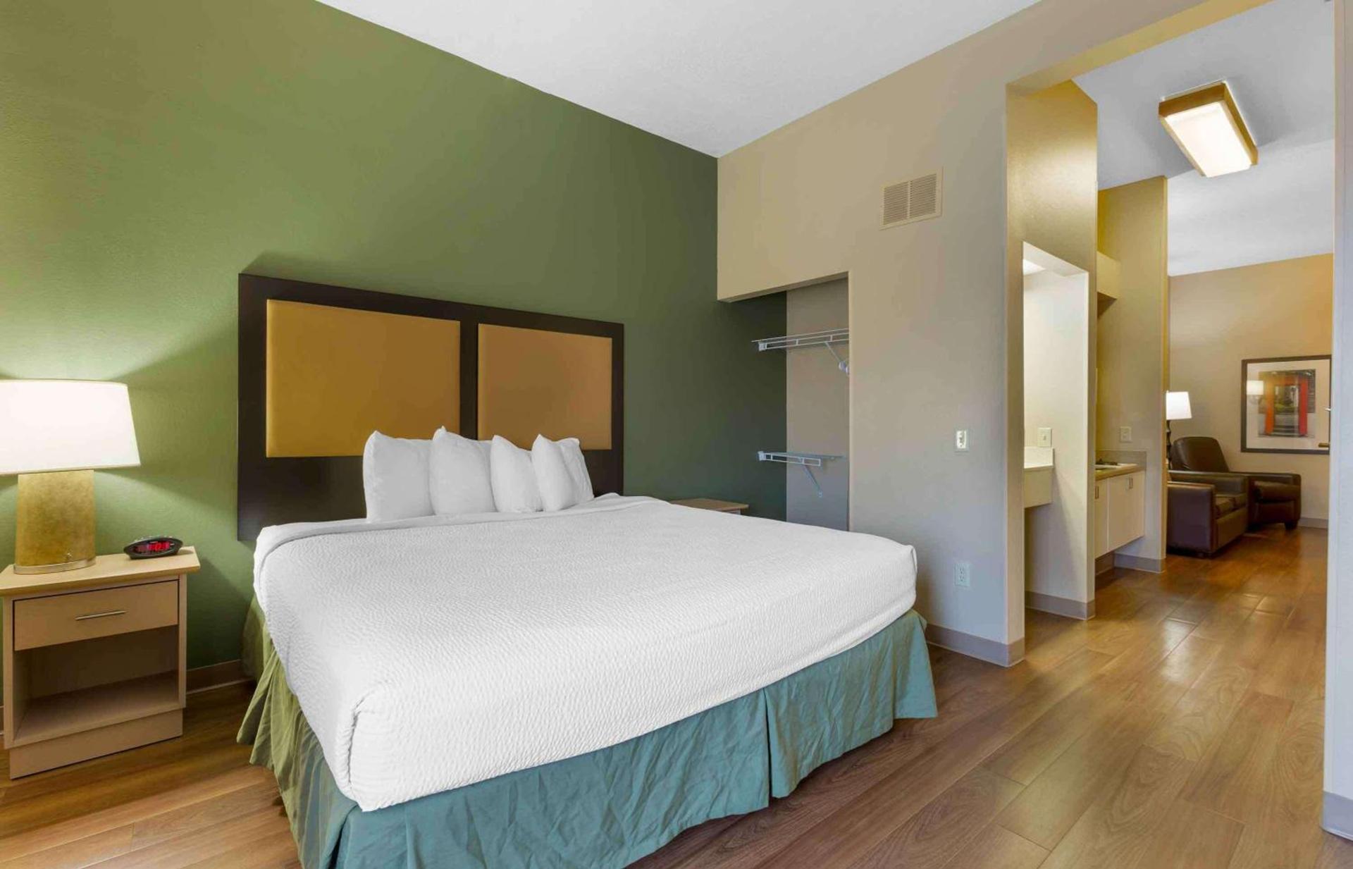 Studio 6 Extended Stay Findlay Tiffin Avenue OH photo 16
