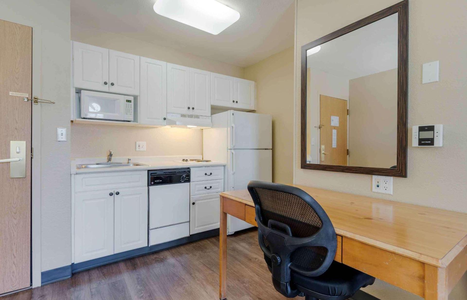 Extended Stay America Suites - Pleasanton - Chabot Dr photo 13
