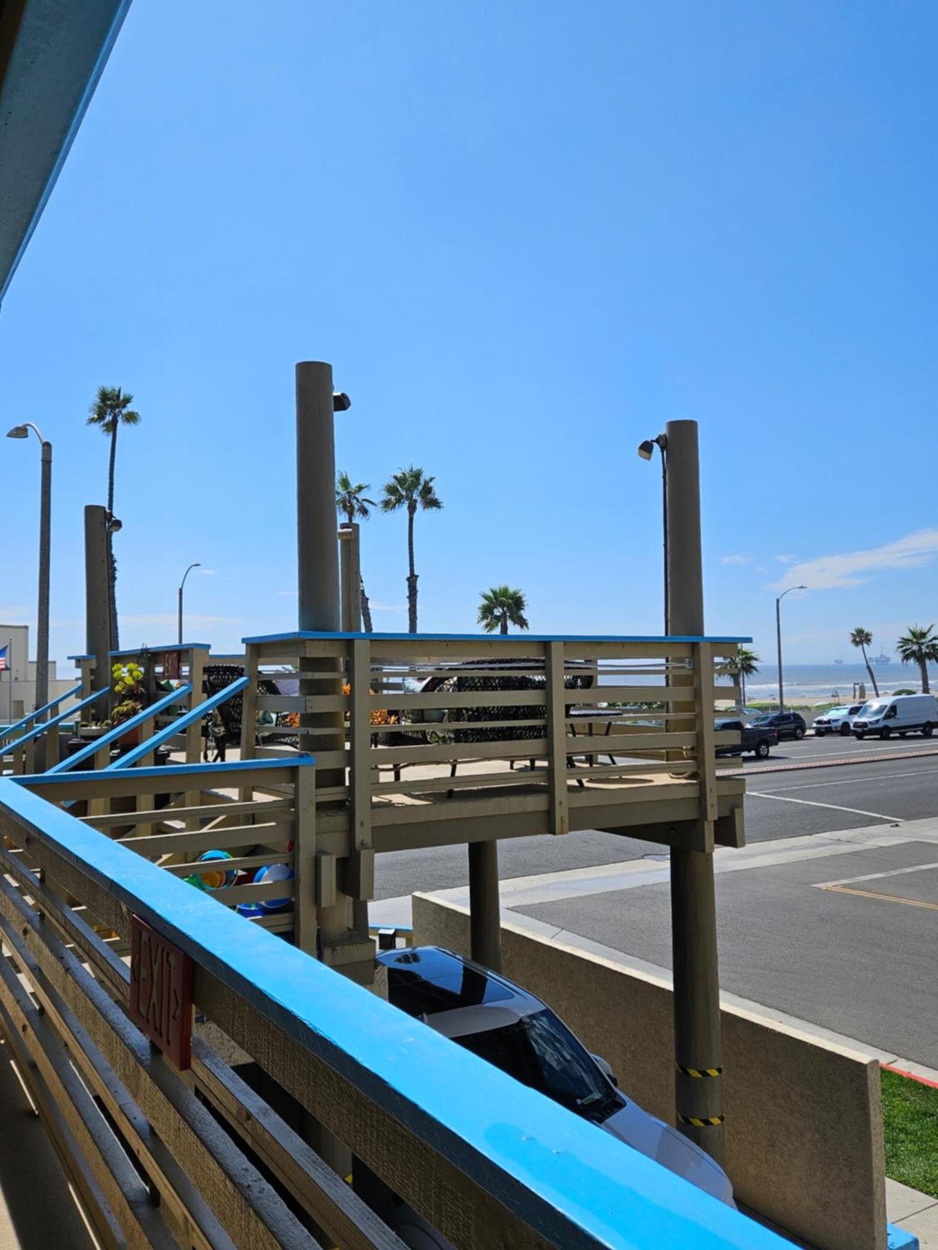 Huntington Surf Inn photo 45