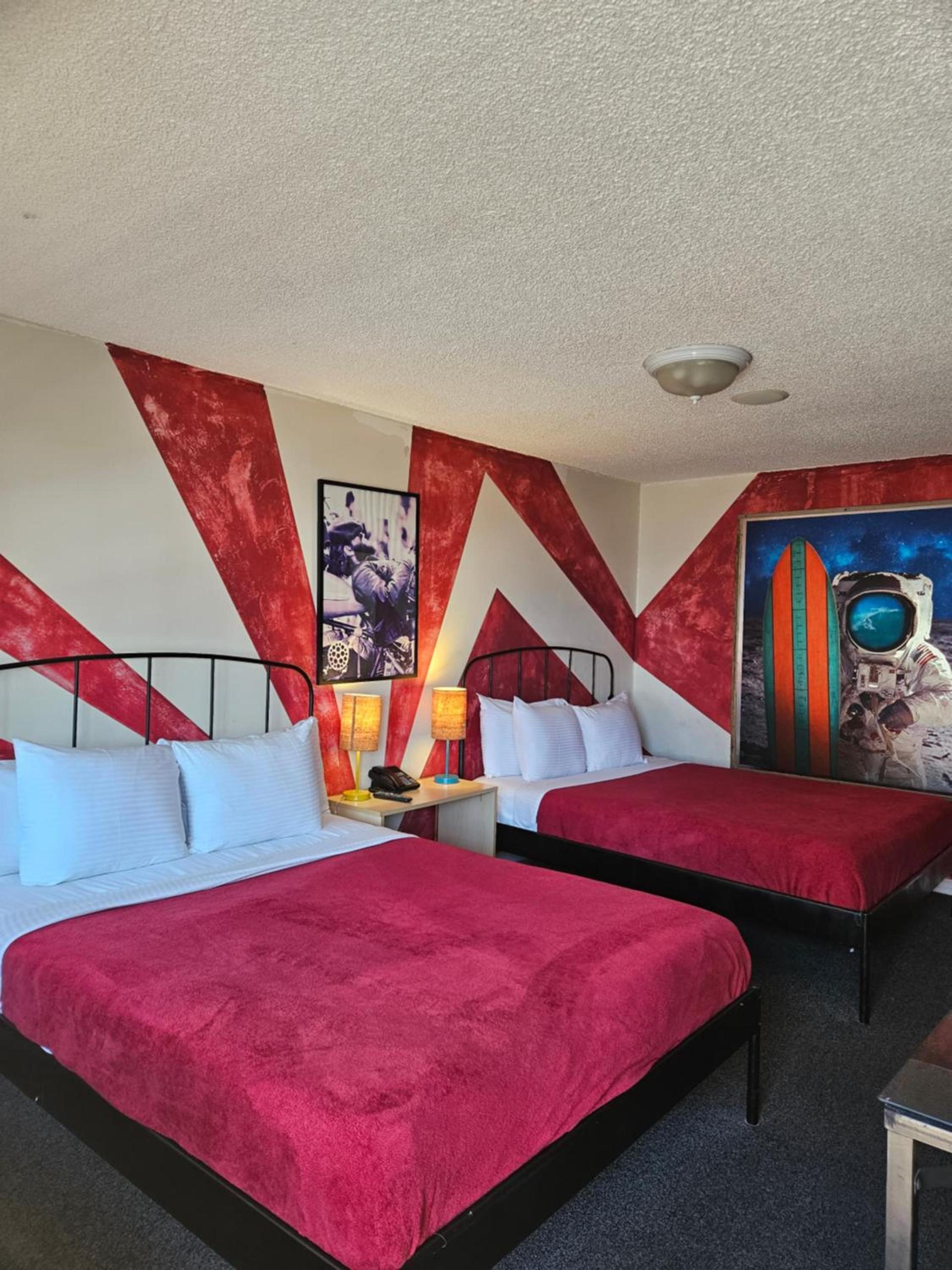 Huntington Surf Inn photo 41