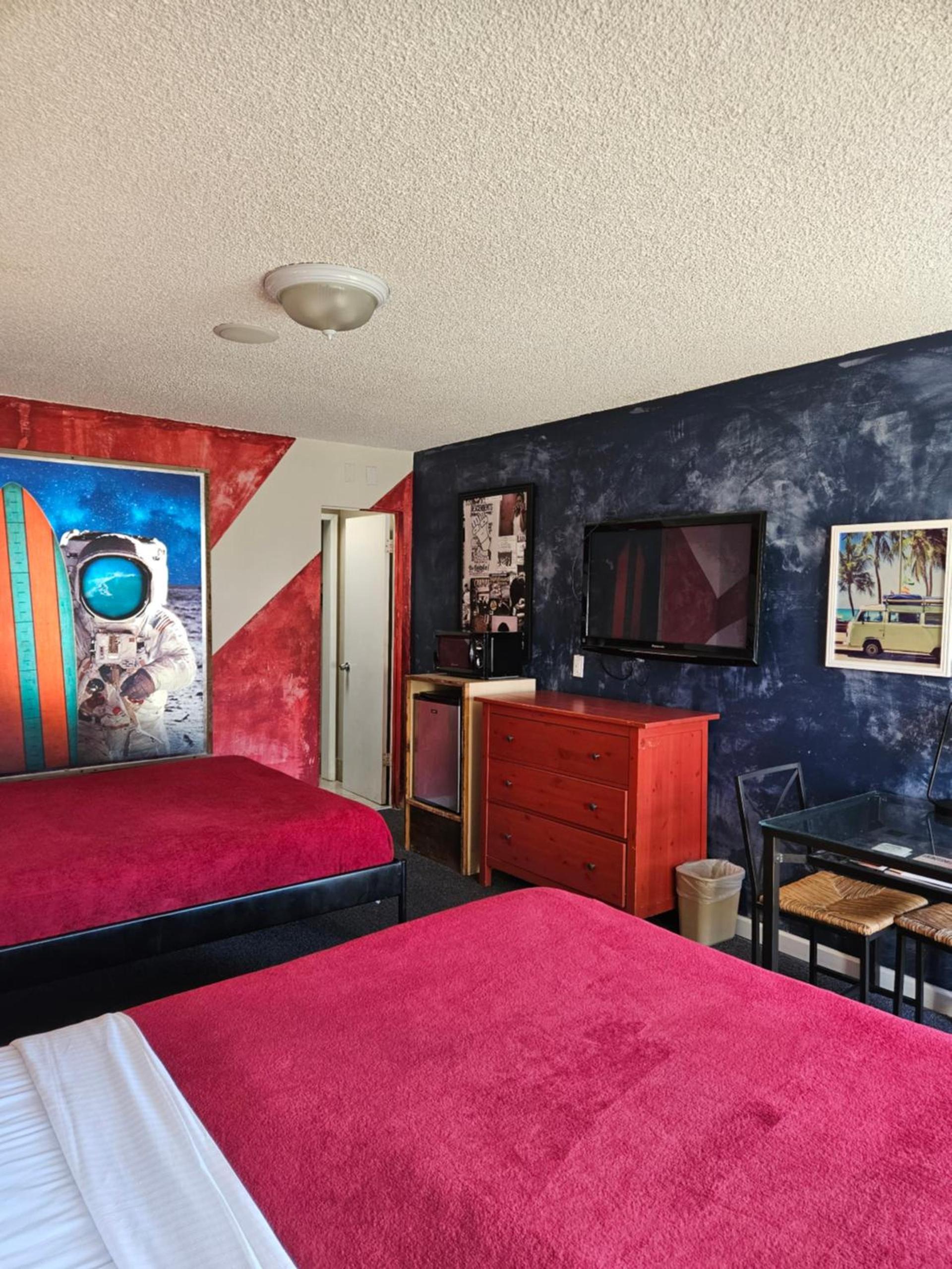 Huntington Surf Inn photo 43