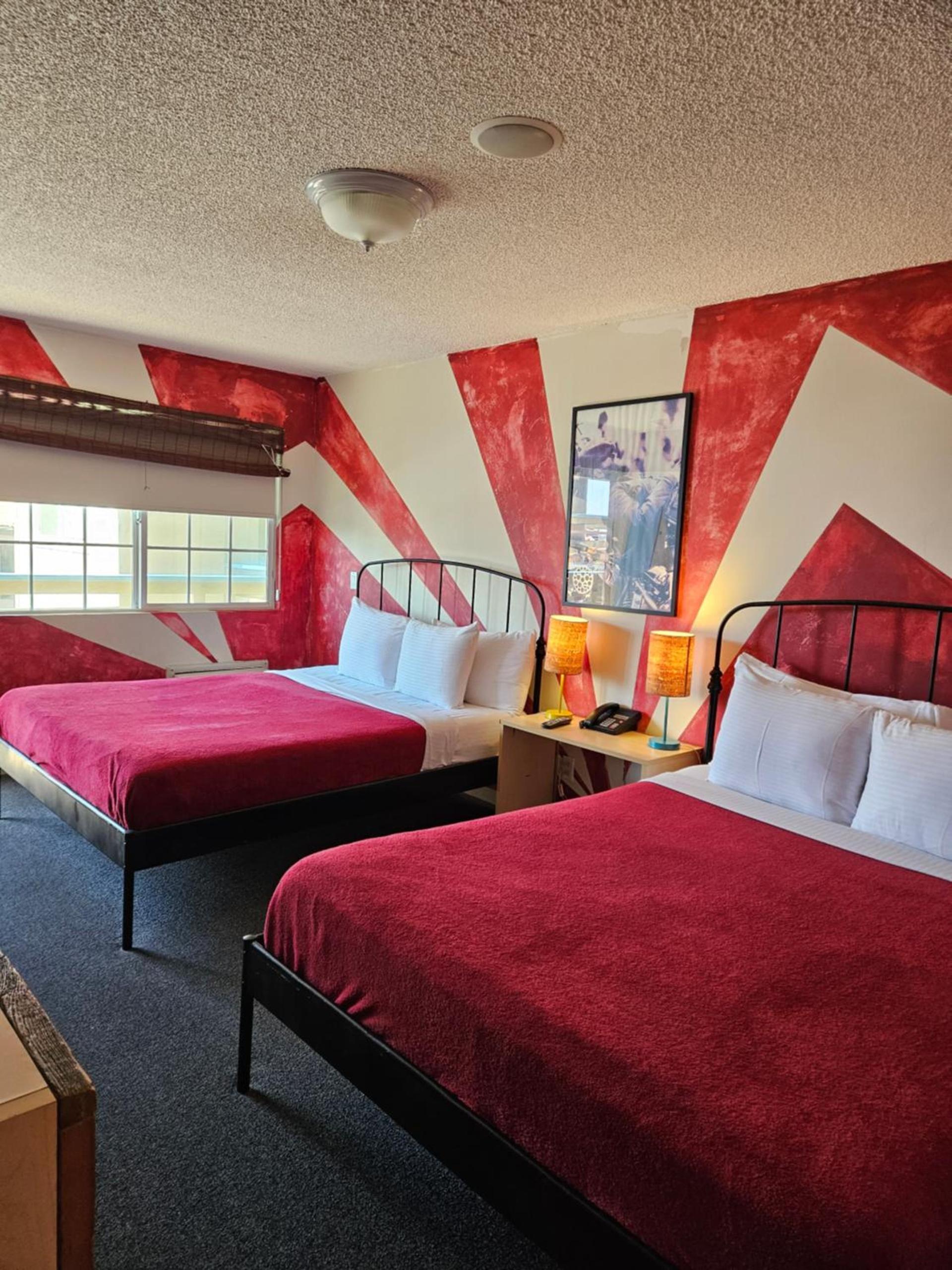 Huntington Surf Inn photo 44
