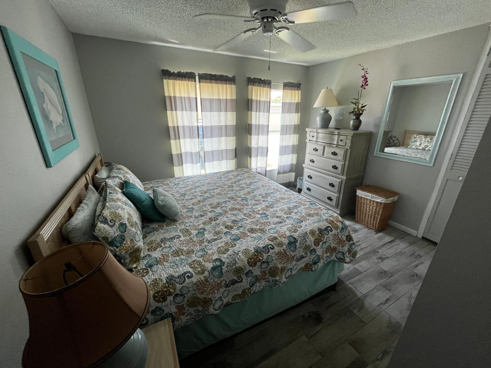 Surfside Suites photo 6