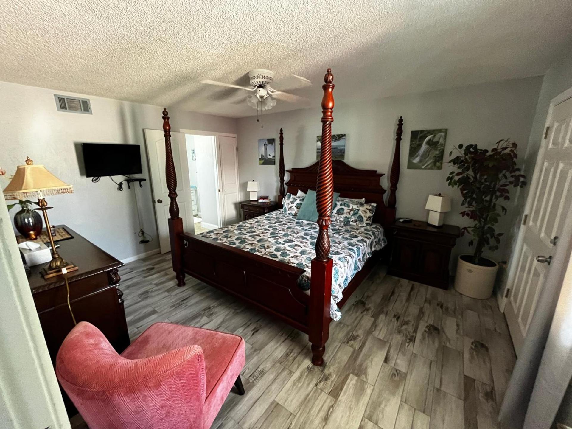Surfside Suites photo 14